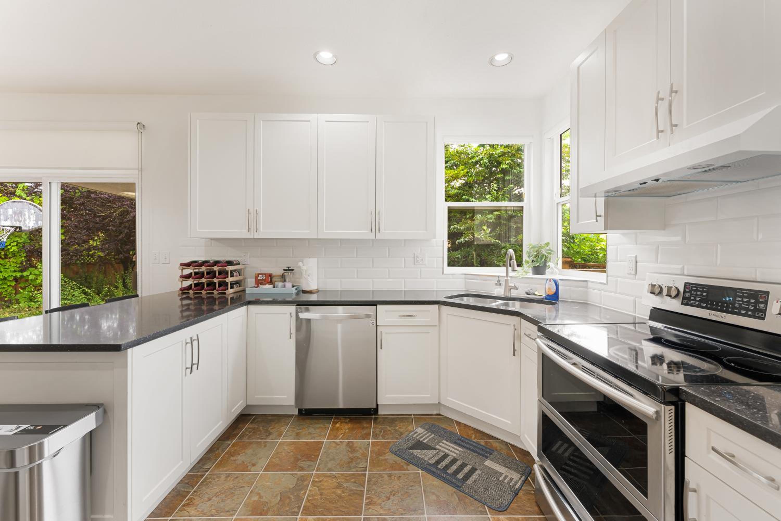 Spacious 4br Home in Fleetwood, with Free Parking - Property Image 24