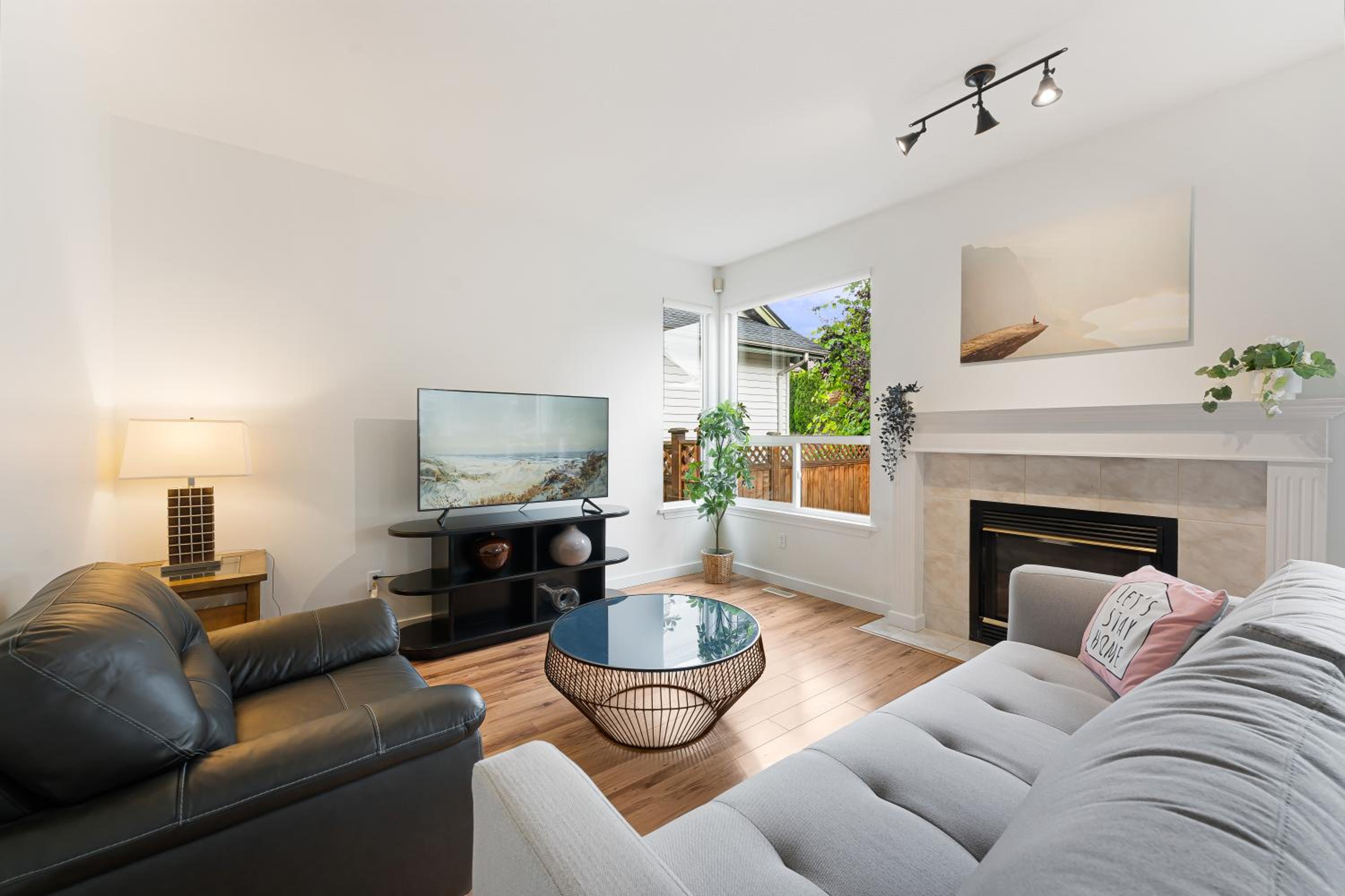 Spacious 4br Home in Fleetwood, with Free Parking - Property Image 20