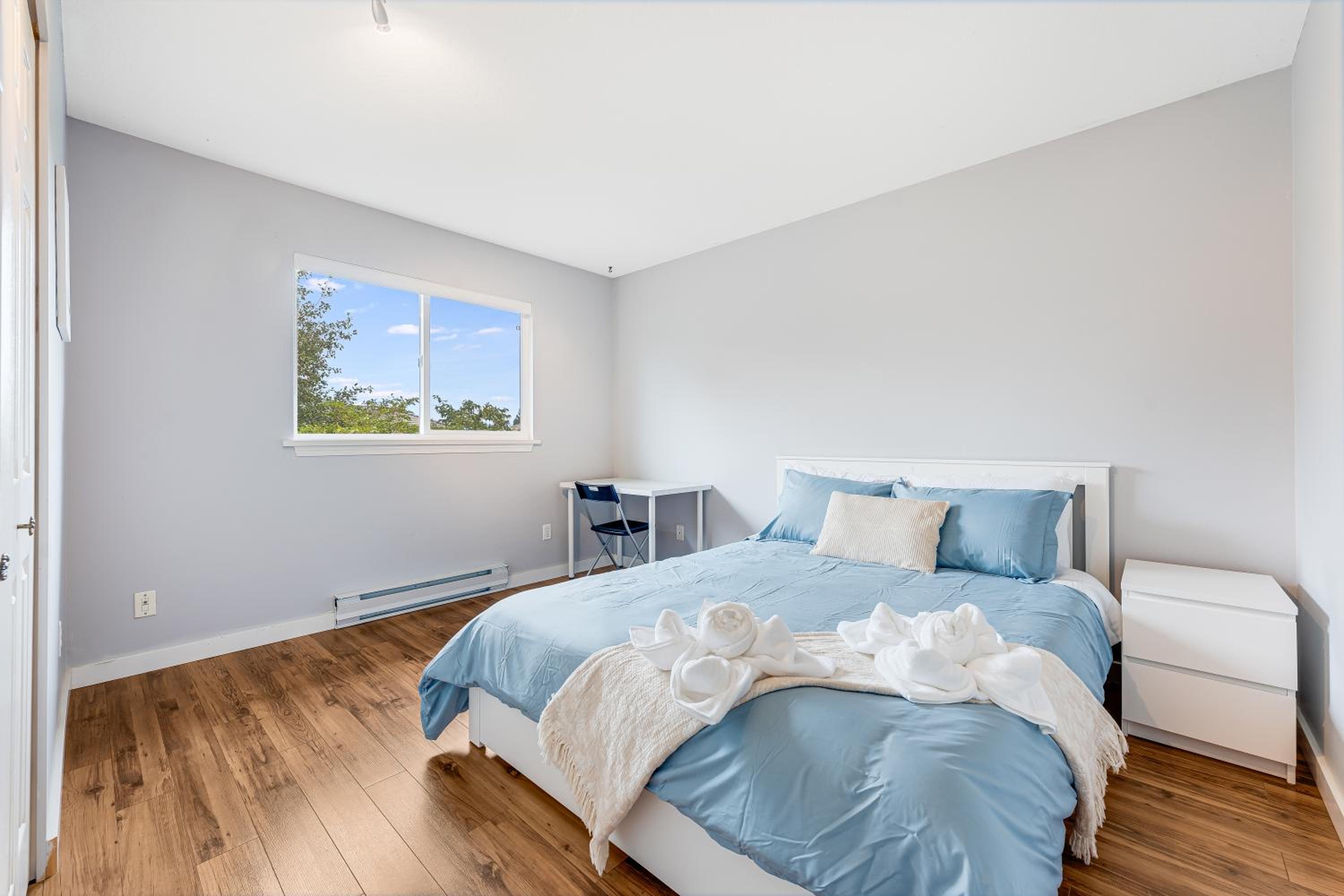 Spacious 4br Home in Fleetwood, with Free Parking - Property Image 26