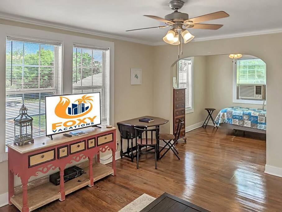 The Carriage House-Historic Home in East Hill