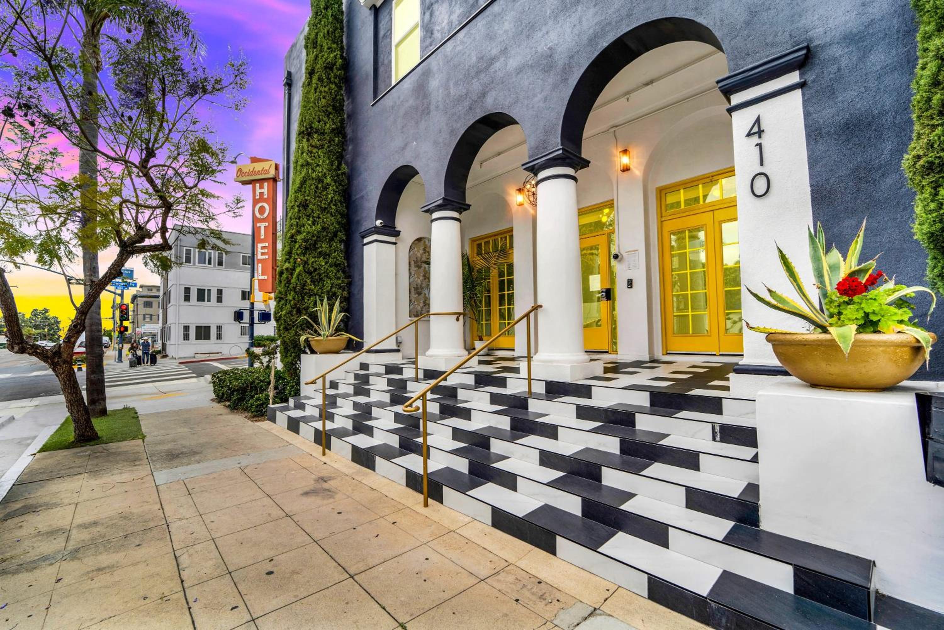 Balboa Park Hotel - Little Italy - SQueen view 3
