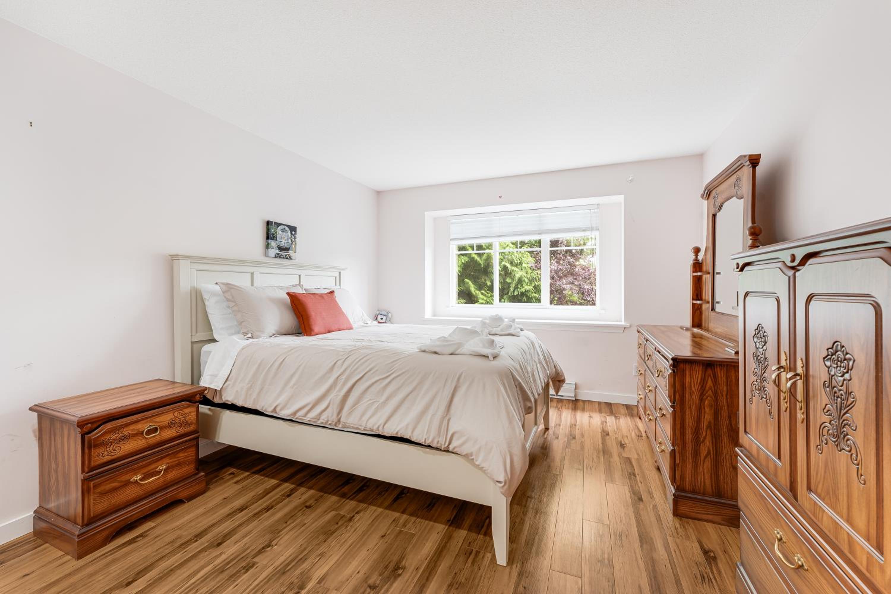 Spacious 4br Home in Fleetwood, with Free Parking - Property Image 14