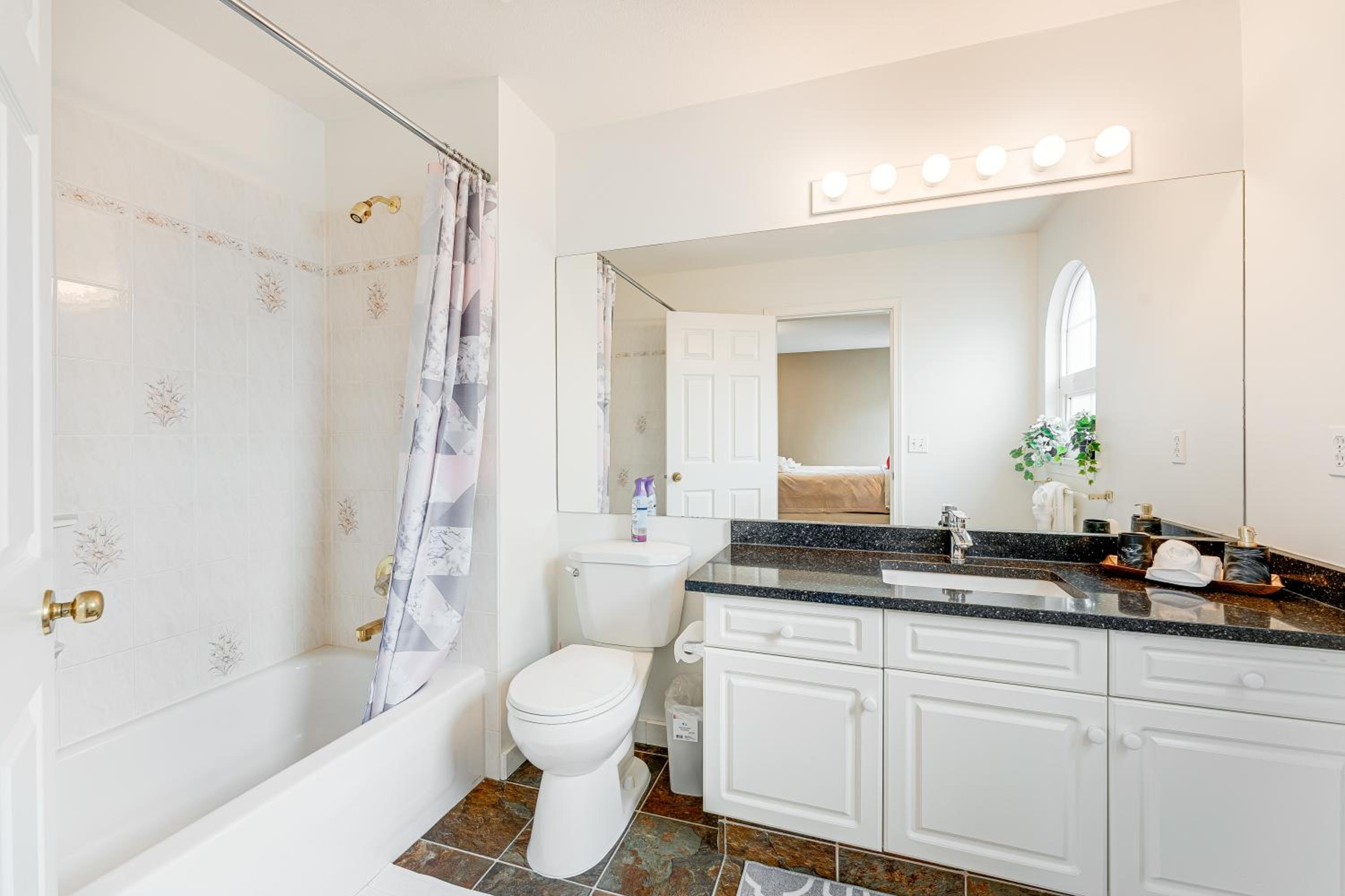 Spacious 4br Home in Fleetwood, with Free Parking - Property Image 18