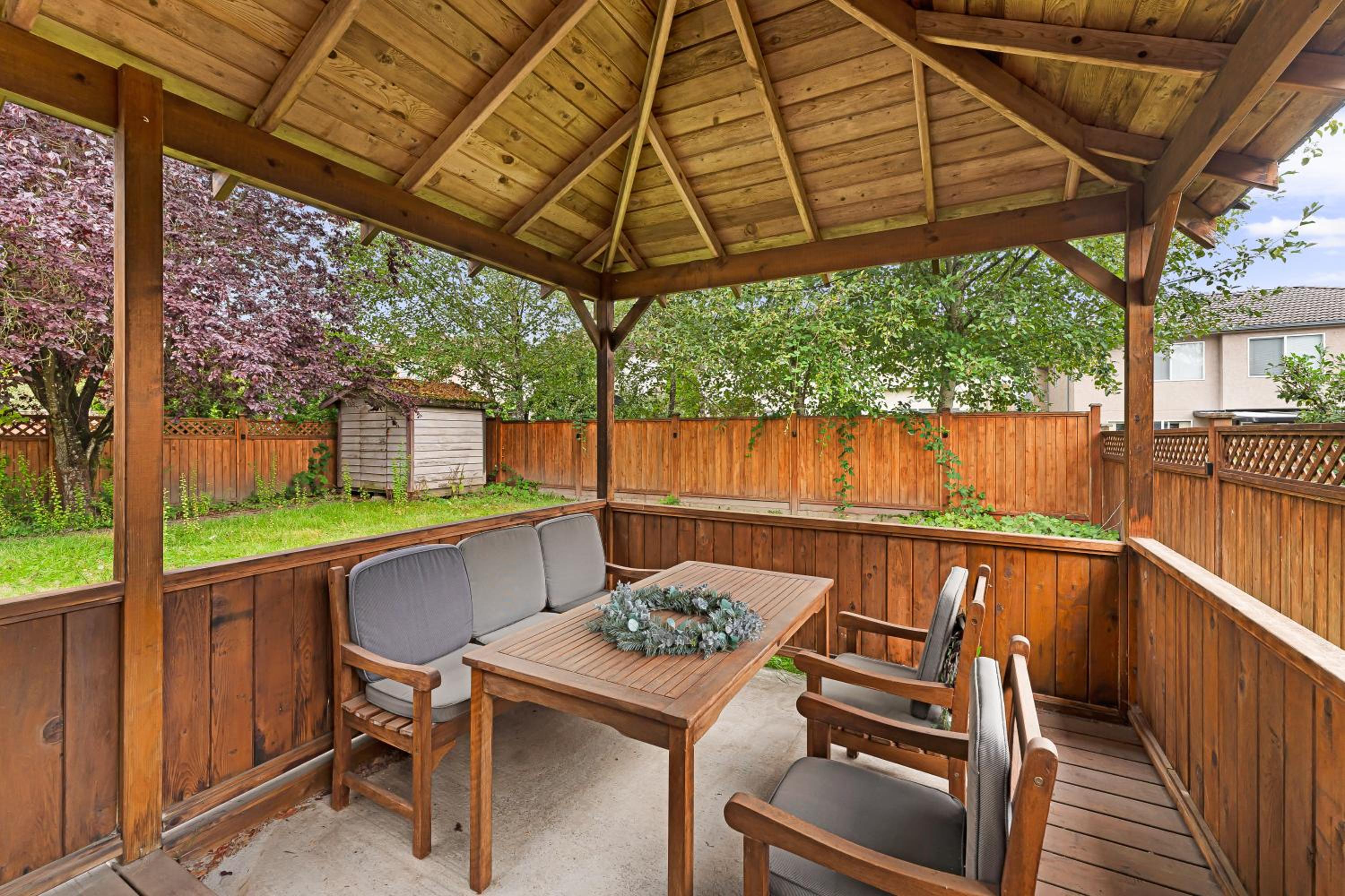 Spacious 4br Home in Fleetwood, with Free Parking - Property Image 7