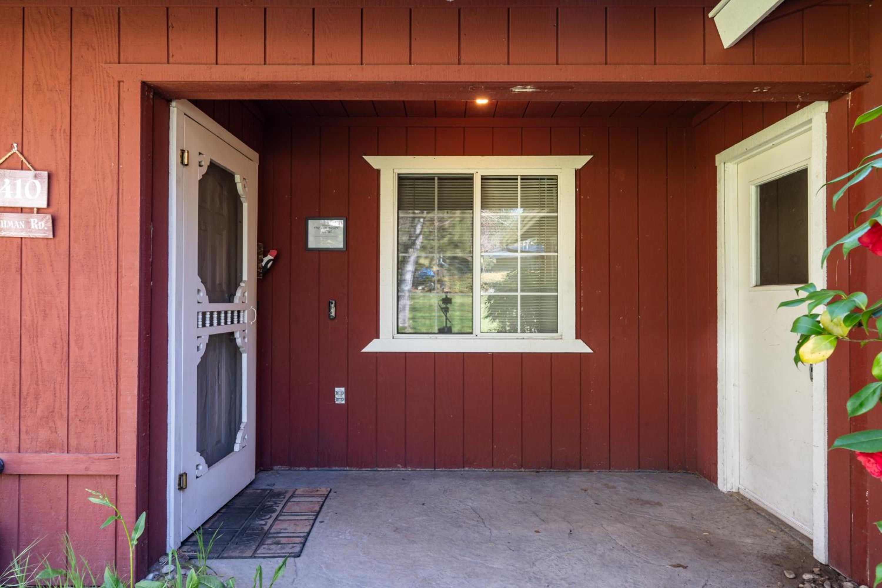 The Mountain House near Yosemite view 2