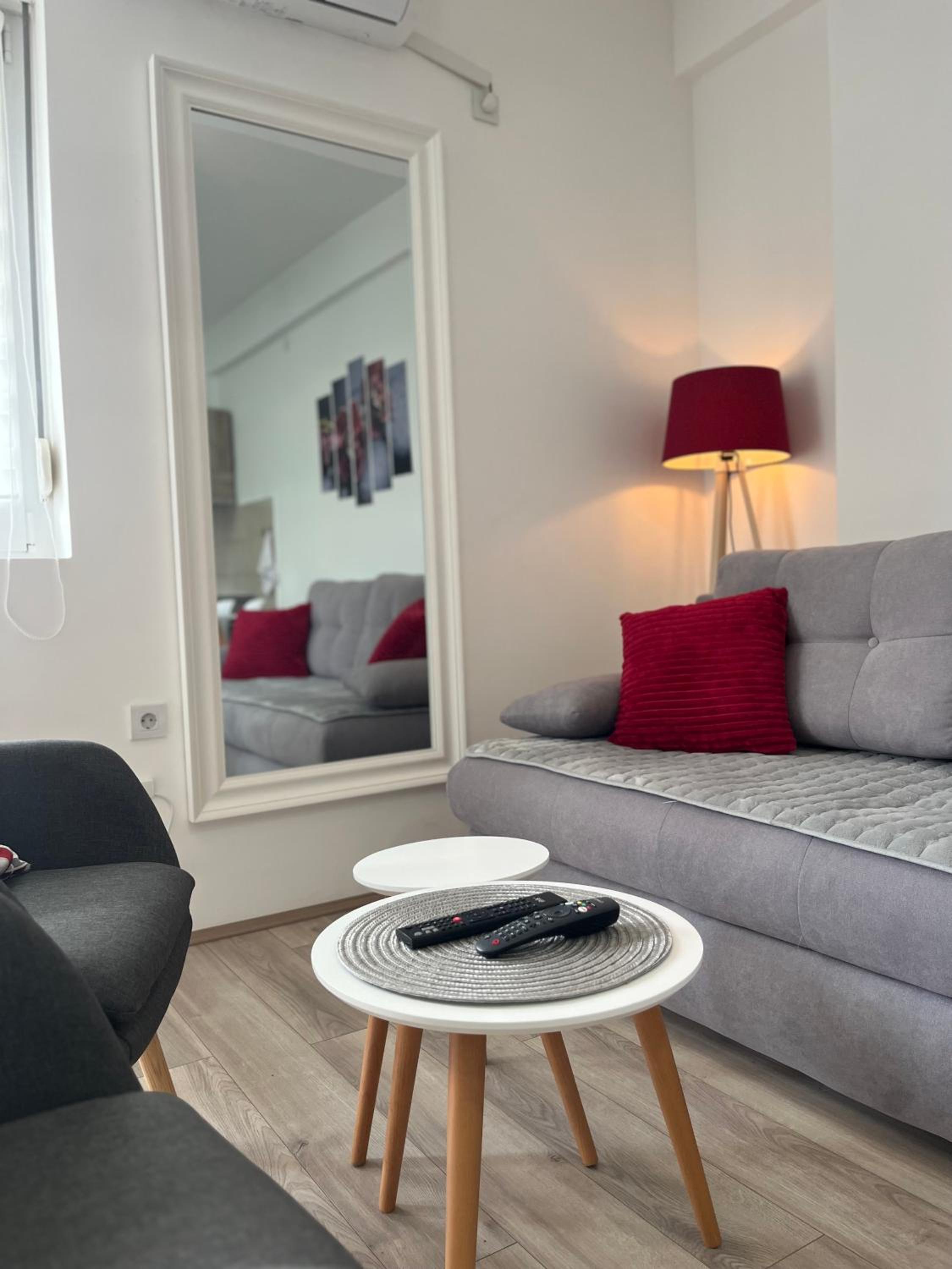 R Lux Apartman Jagodina Akva Park view 3