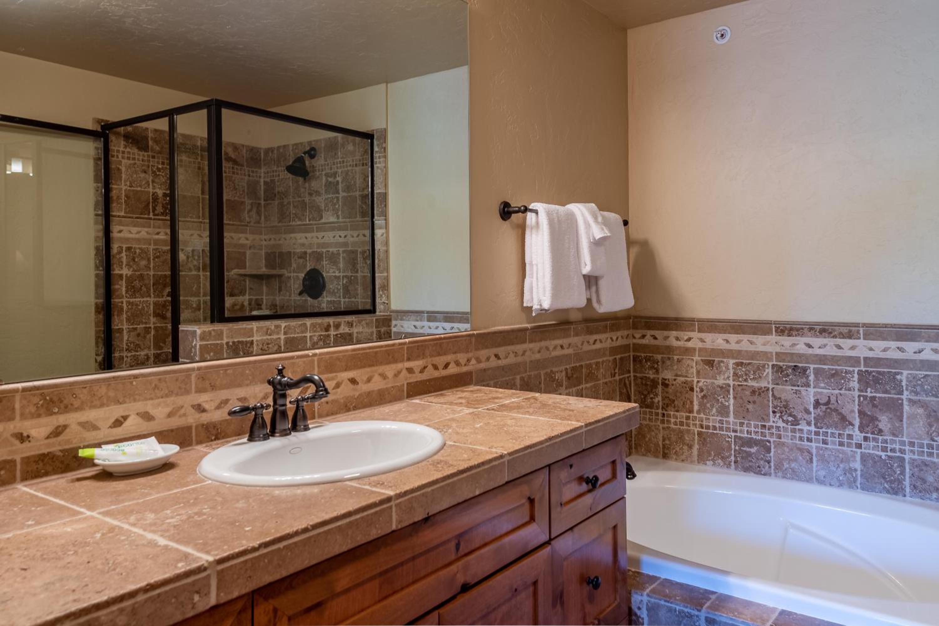 Ketchum Vacations - The Timbers O-3 Bedroom - Property Image 2