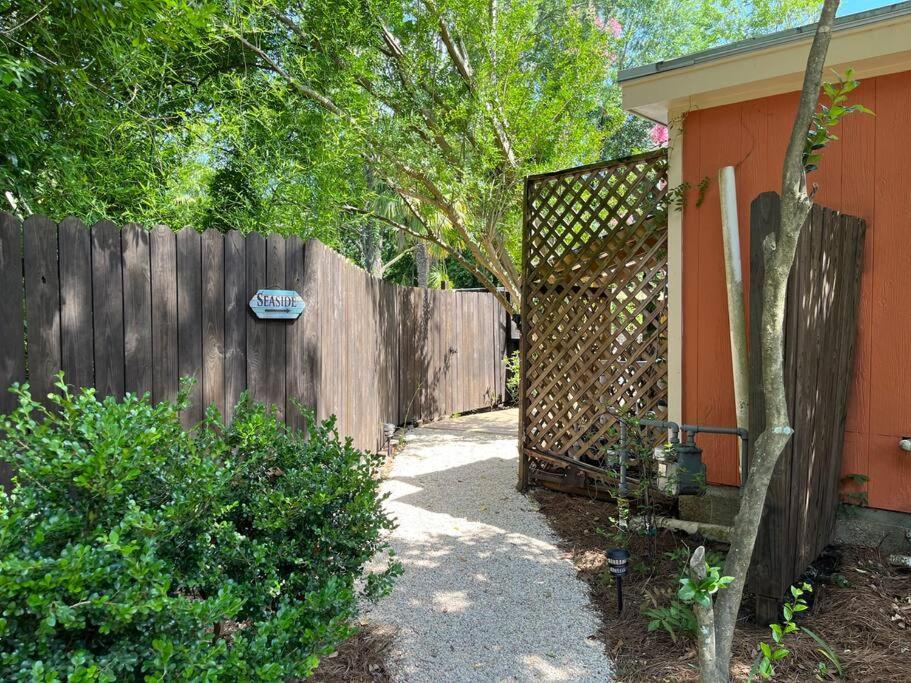 Laurel Vacations - Jenny's Cottage WPool 3 Blocks from Downtown - Property Image 9