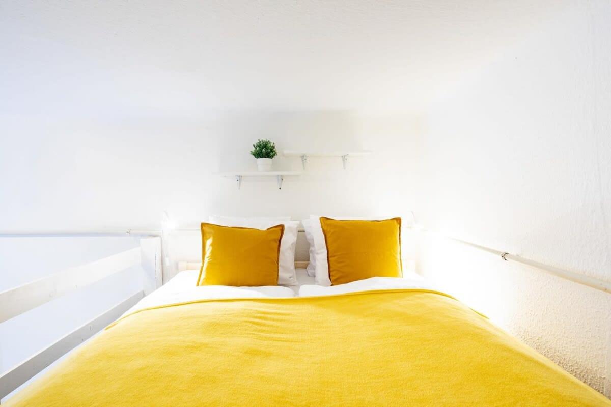 Cute central studio for couples view 3