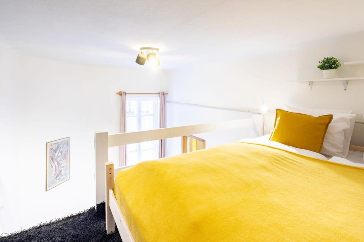 Cute central studio for couples view 5