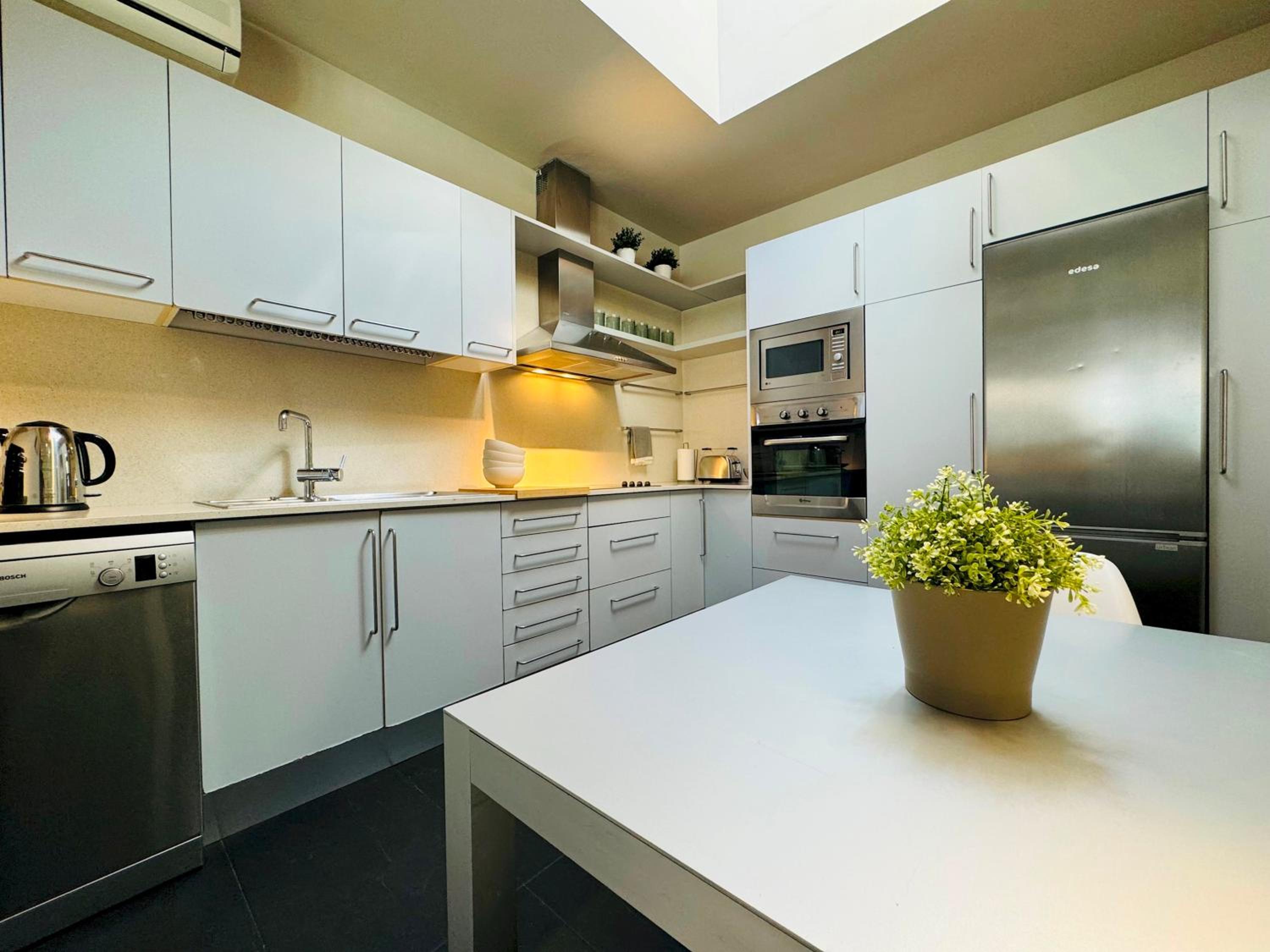Modernist Gem Penthouse