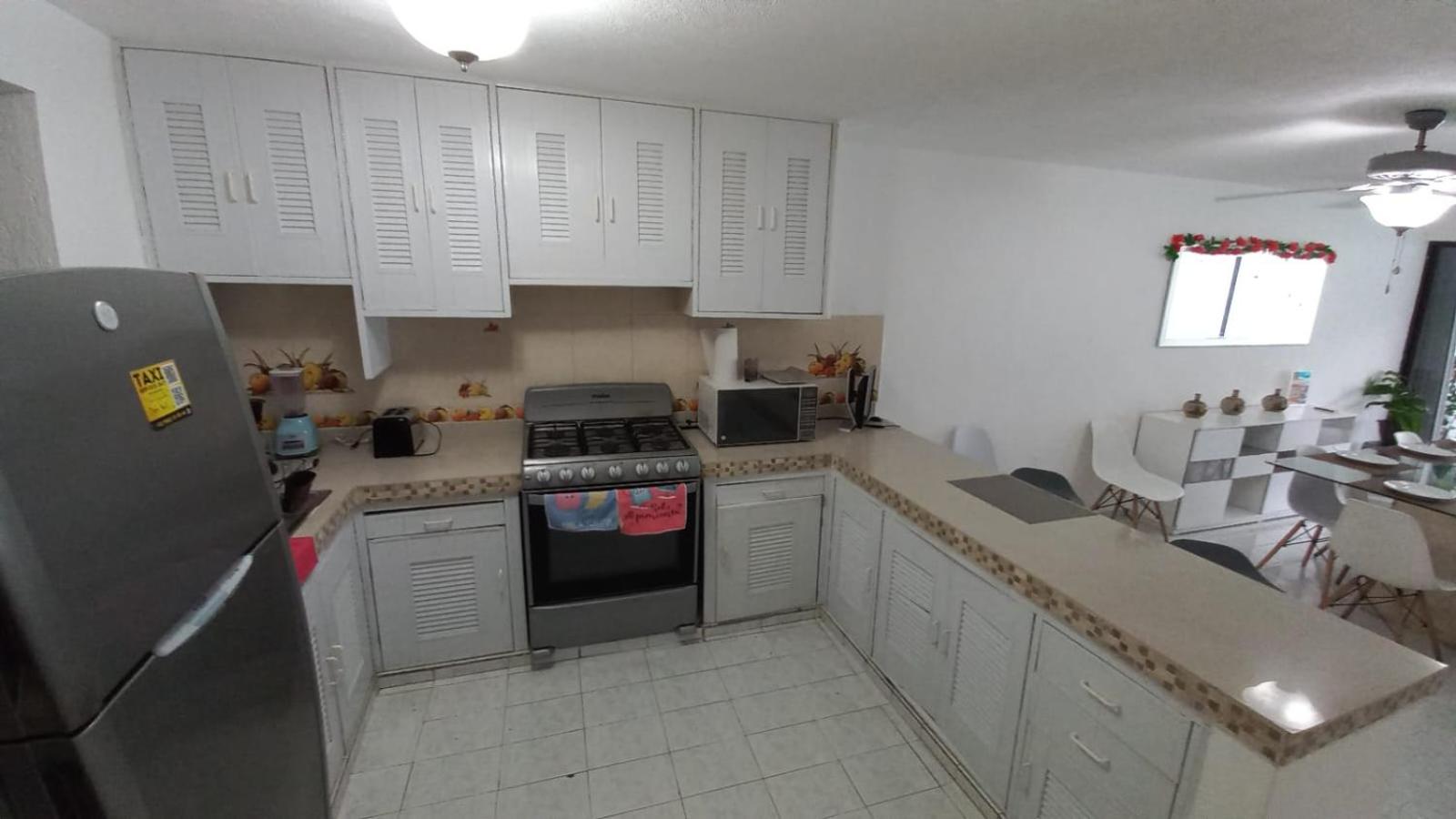 AMAZING HOUSE GREAT LOCATION up to 16 ppl!