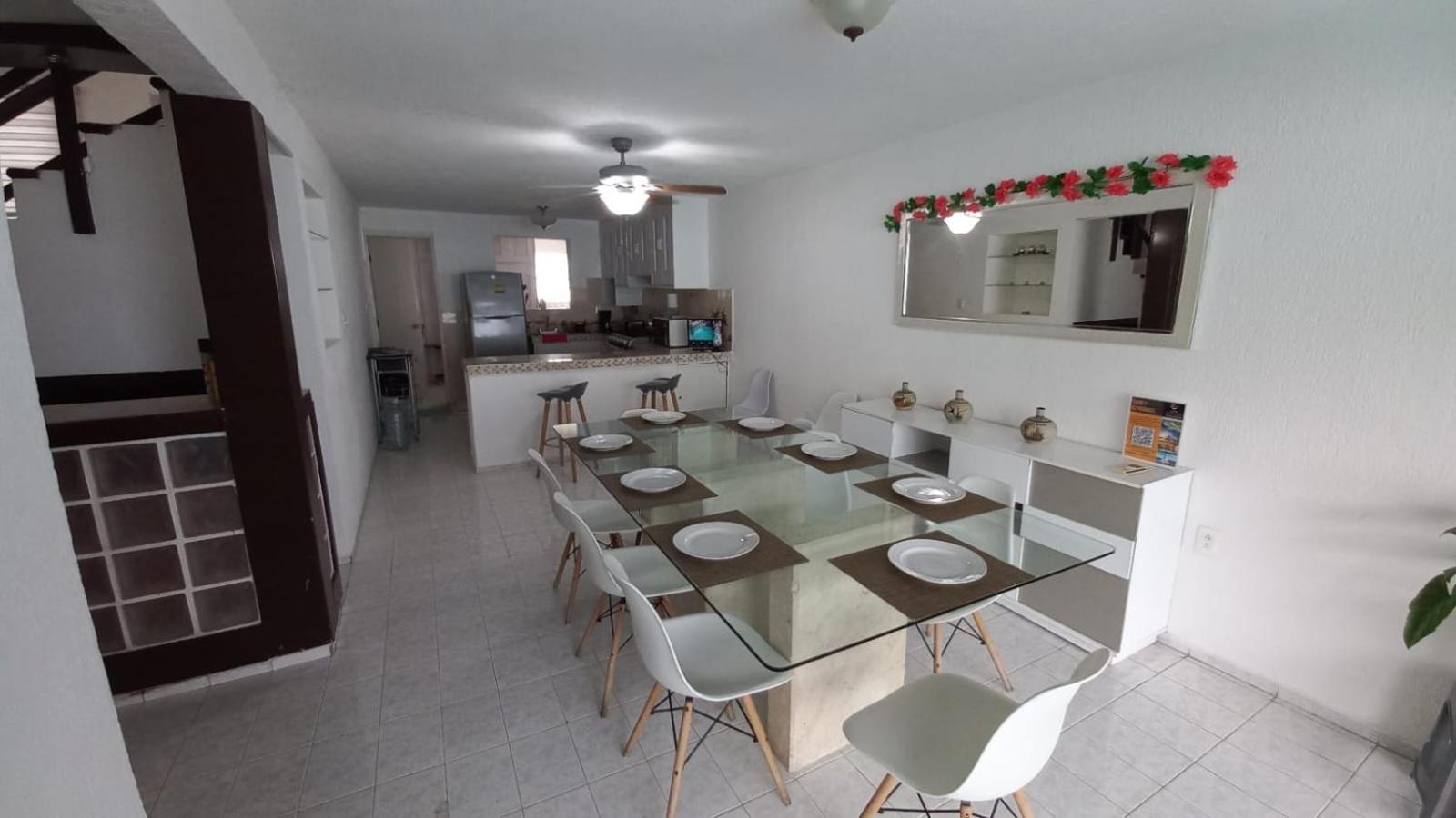 AMAZING HOUSE GREAT LOCATION up to 16 ppl!
