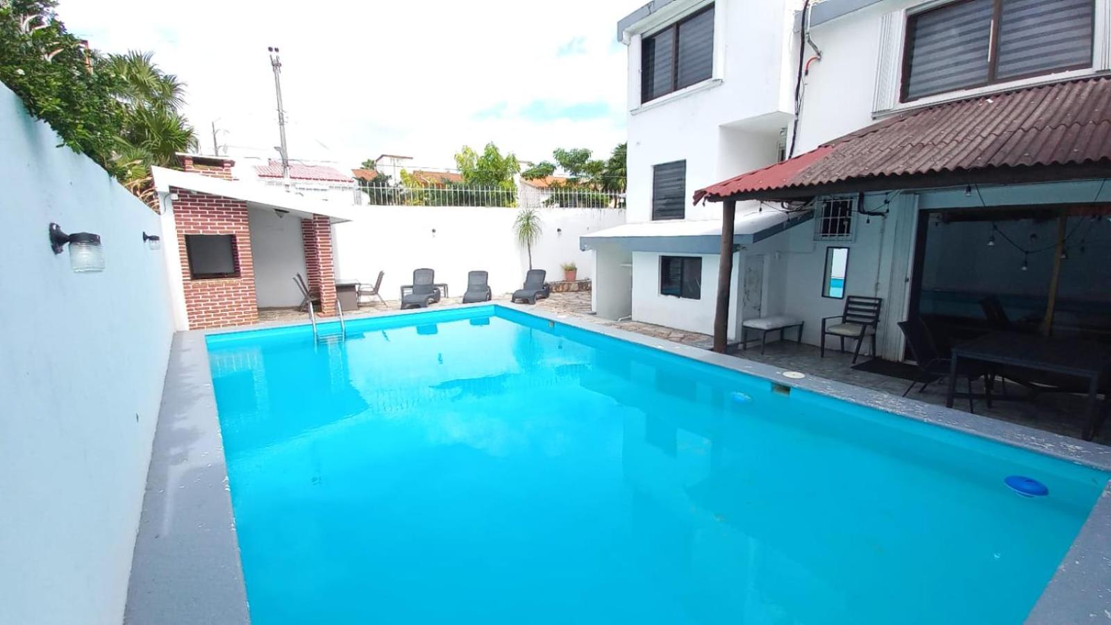 AMAZING HOUSE GREAT LOCATION up to 16 ppl!