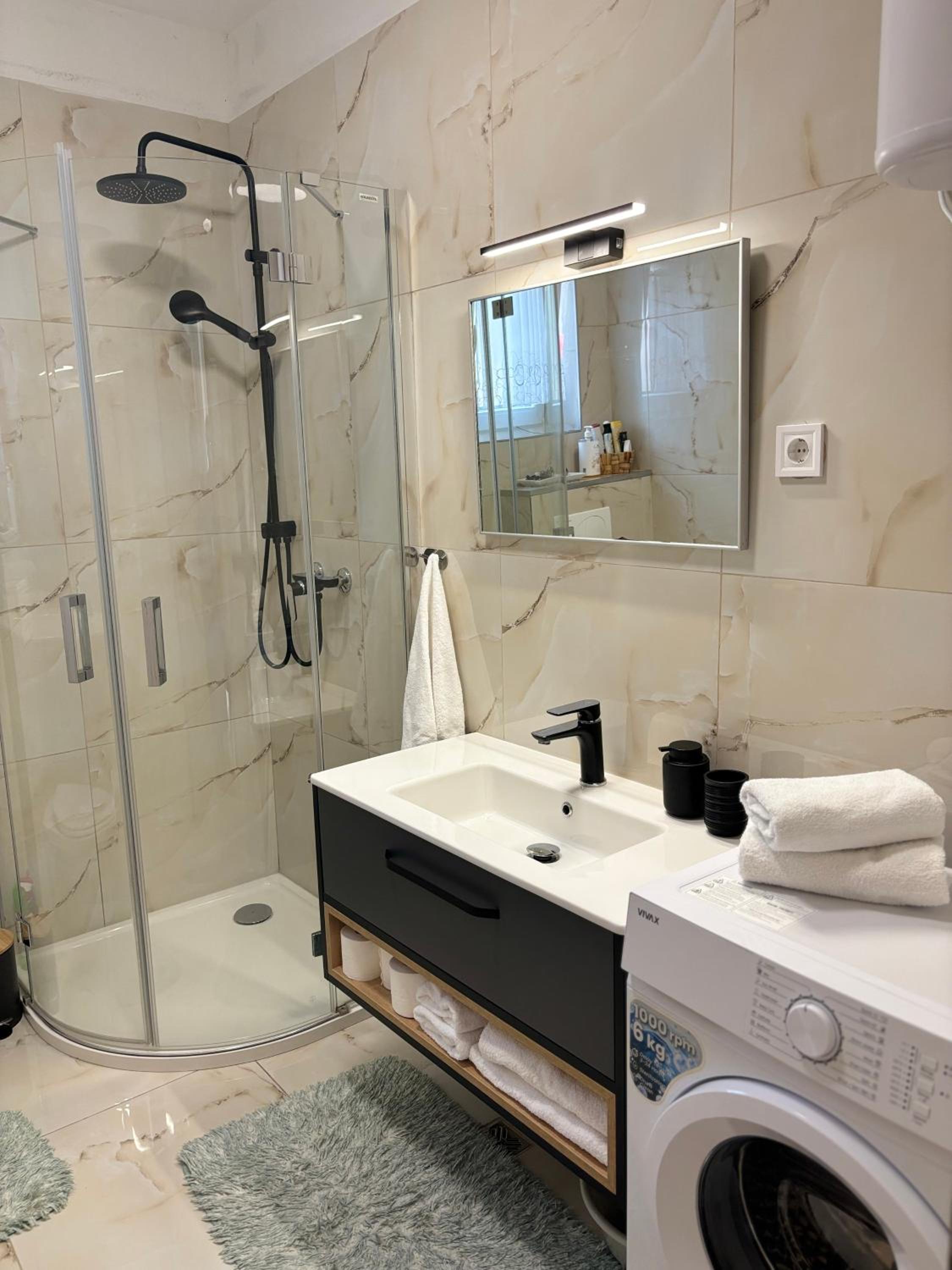 Tina Little Paradise