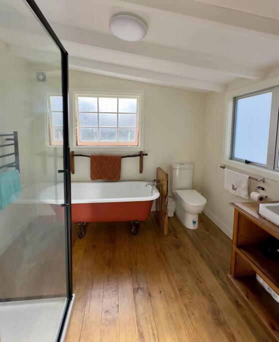 Heart Of Gold Cottage view 4