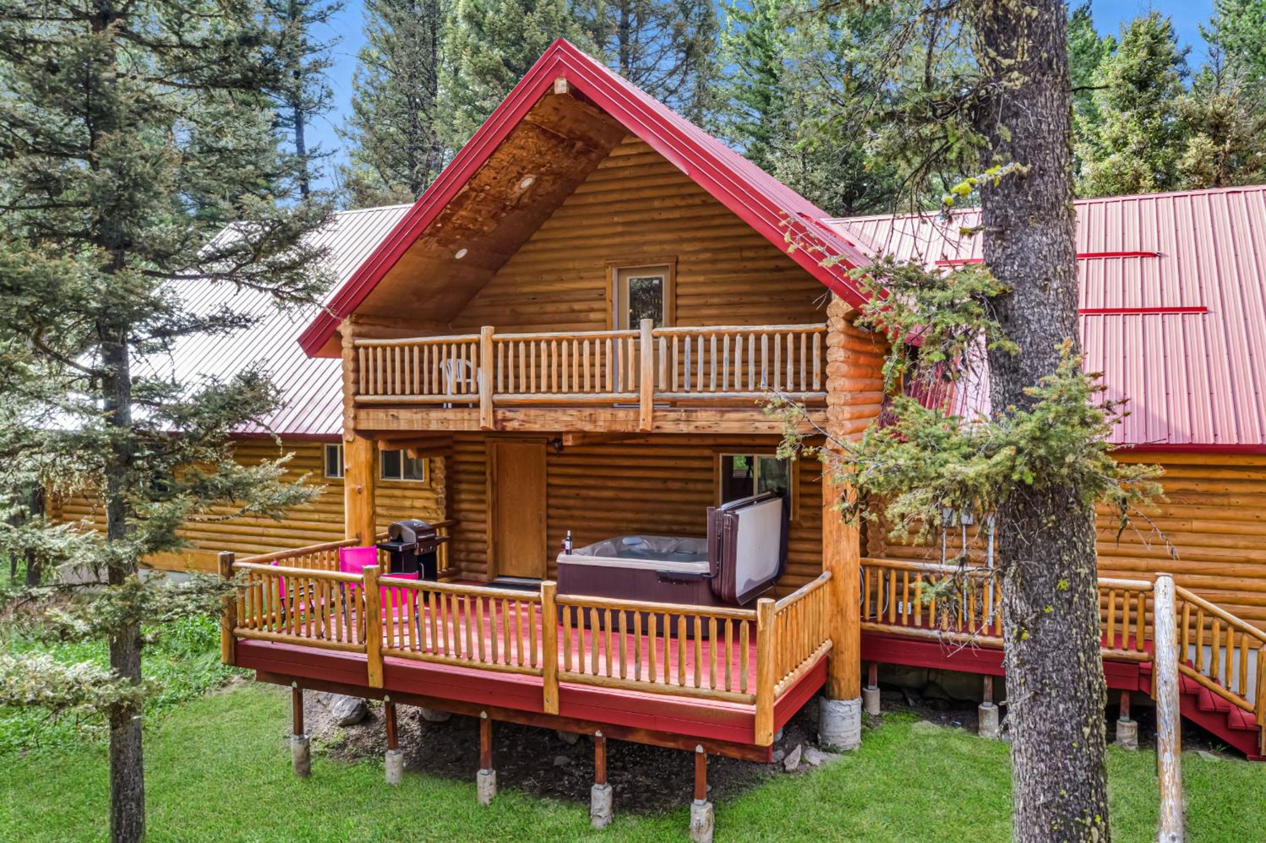 Lodgepole Lookout by KABINO Hot Tub Garage Foosball Fire Pit Theater Room U-Shaped Driveway