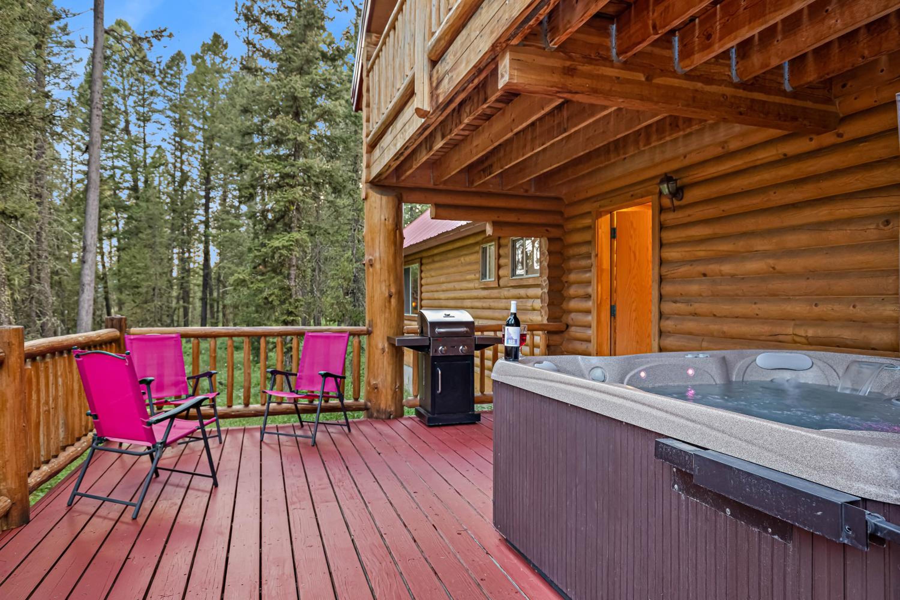 Lodgepole Lookout by KABINO Hot Tub Garage Foosball Fire Pit Theater Room U-Shaped Driveway