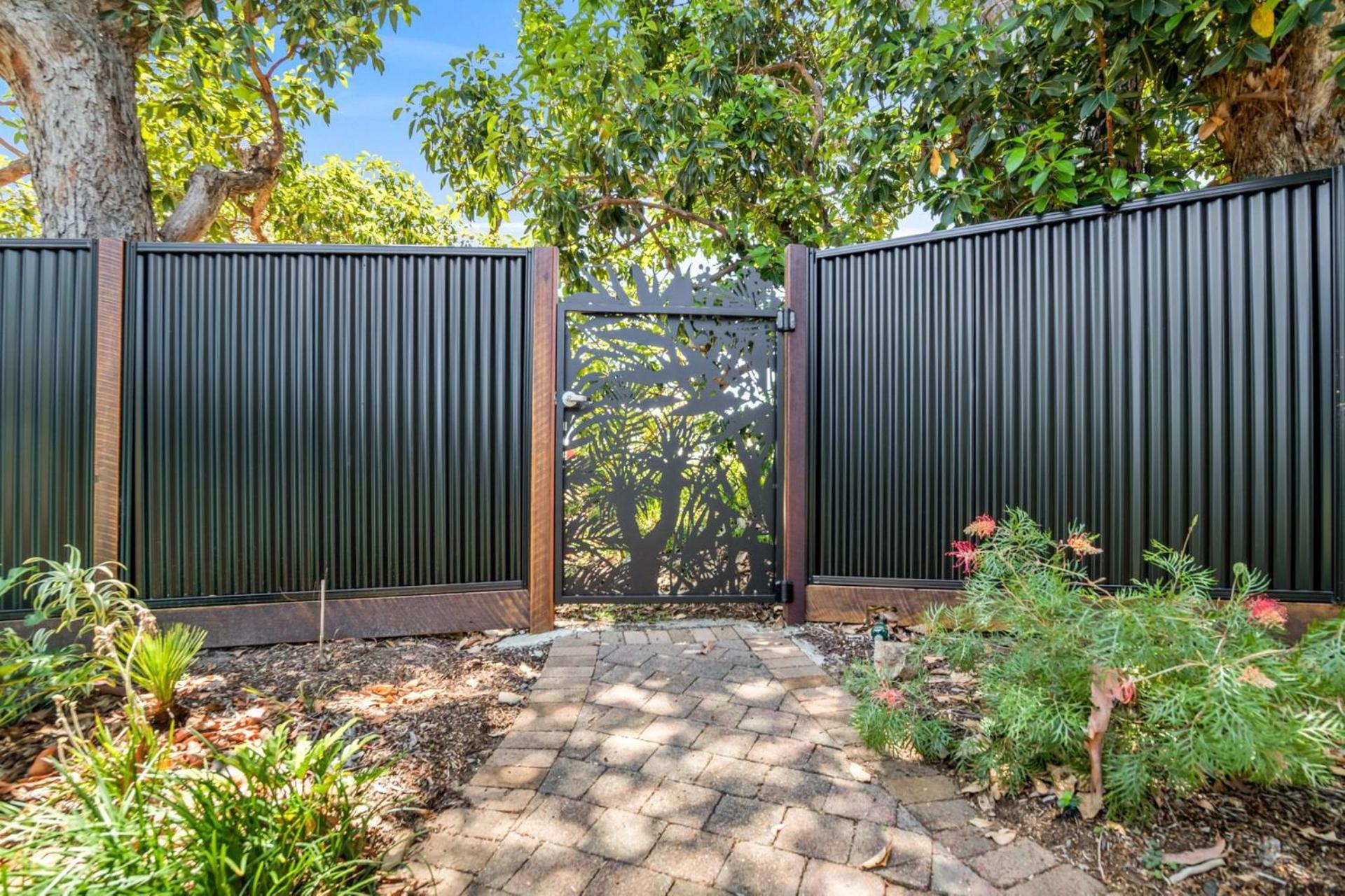 Colours of Cylinder by Discover Stradbroke