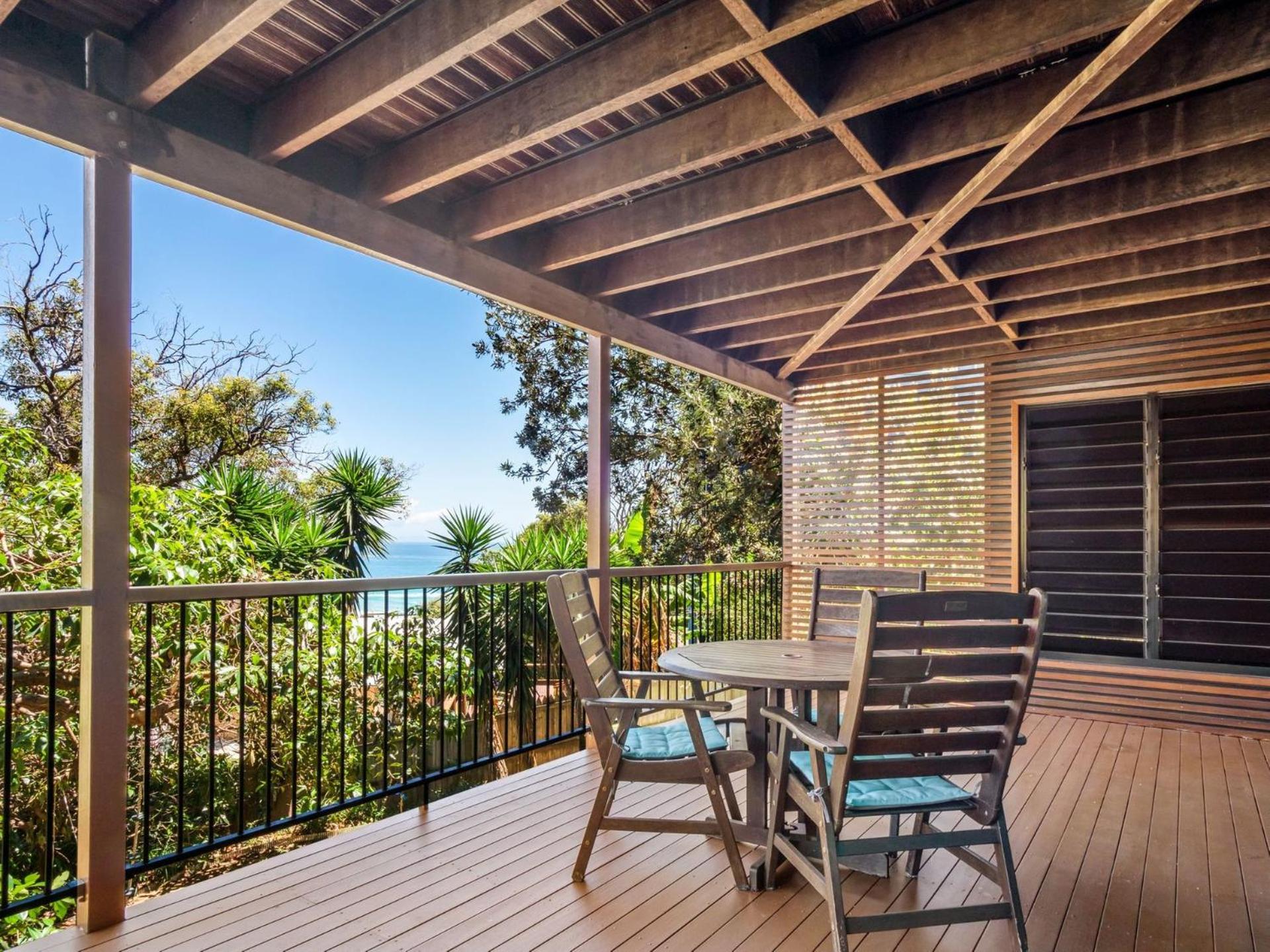 Colours of Cylinder by Discover Stradbroke