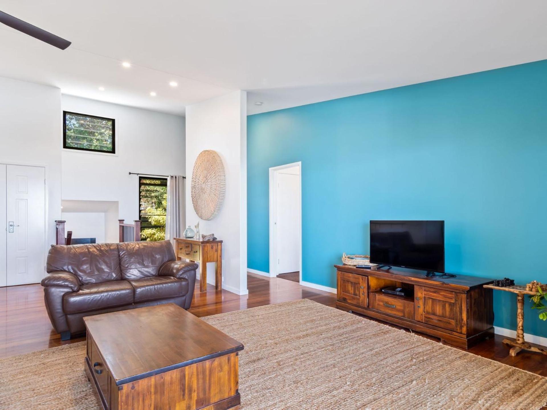 Colours of Cylinder by Discover Stradbroke