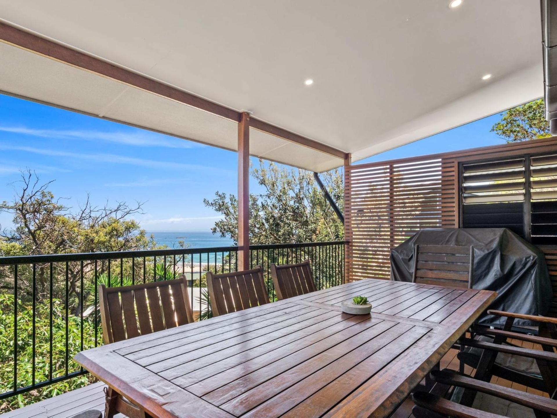 Colours of Cylinder by Discover Stradbroke
