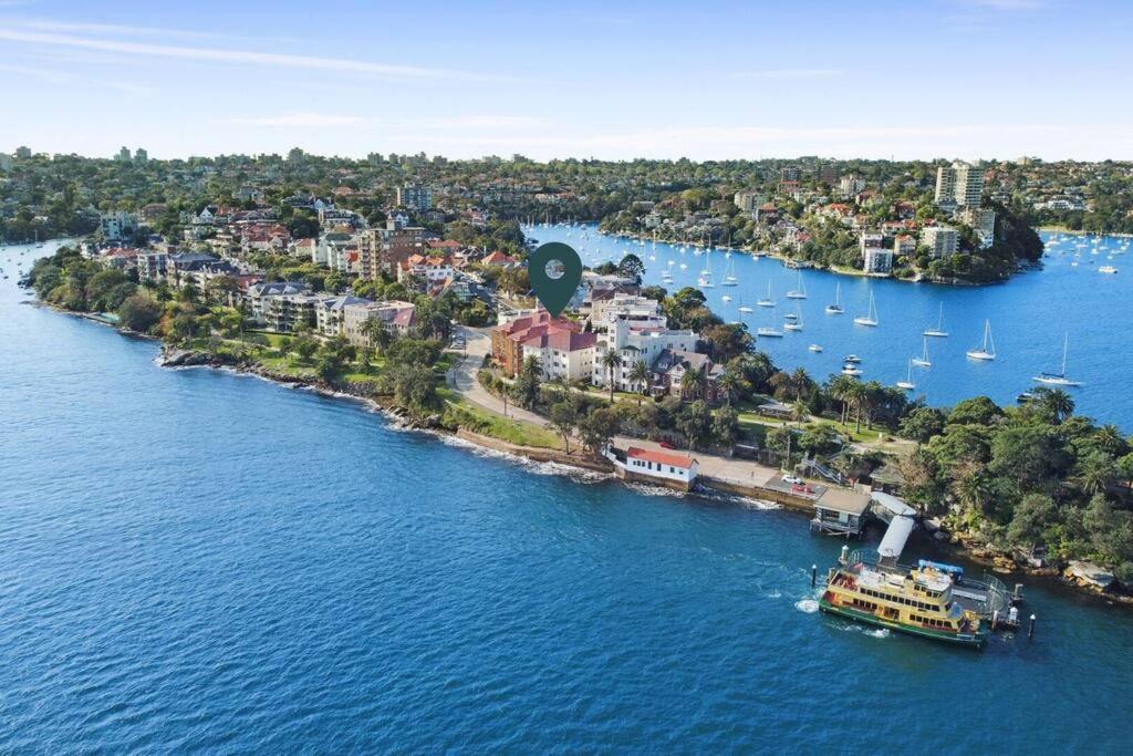 CP007 - Cremorne Point Paradise Ferry at your Doorstep