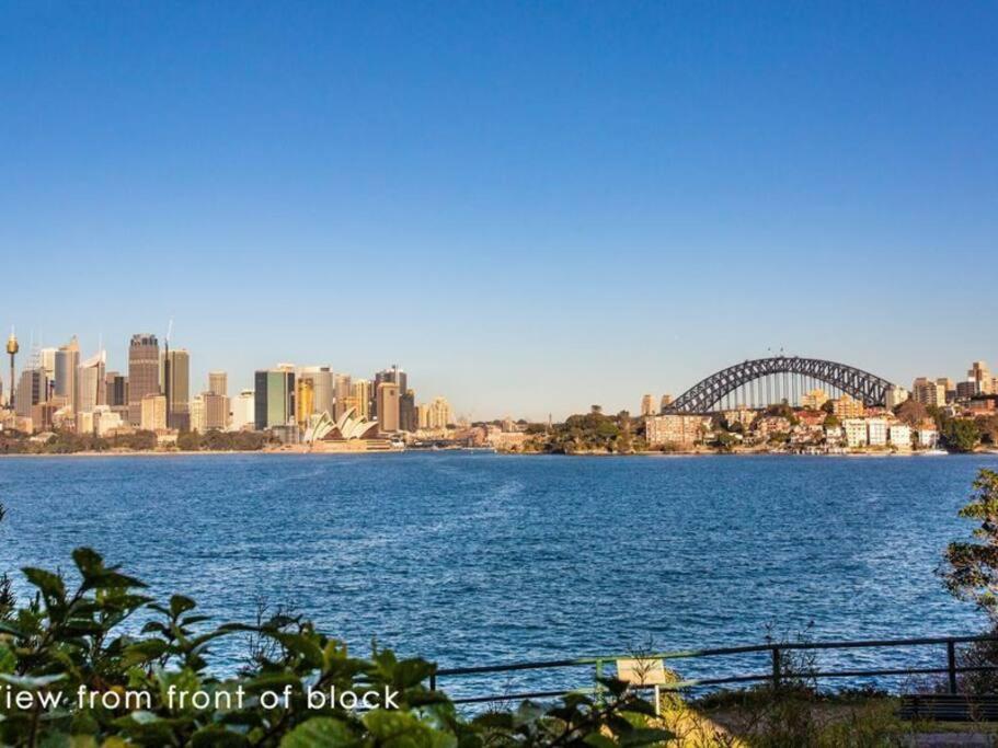 CP007 - Cremorne Point Paradise Ferry at your Doorstep