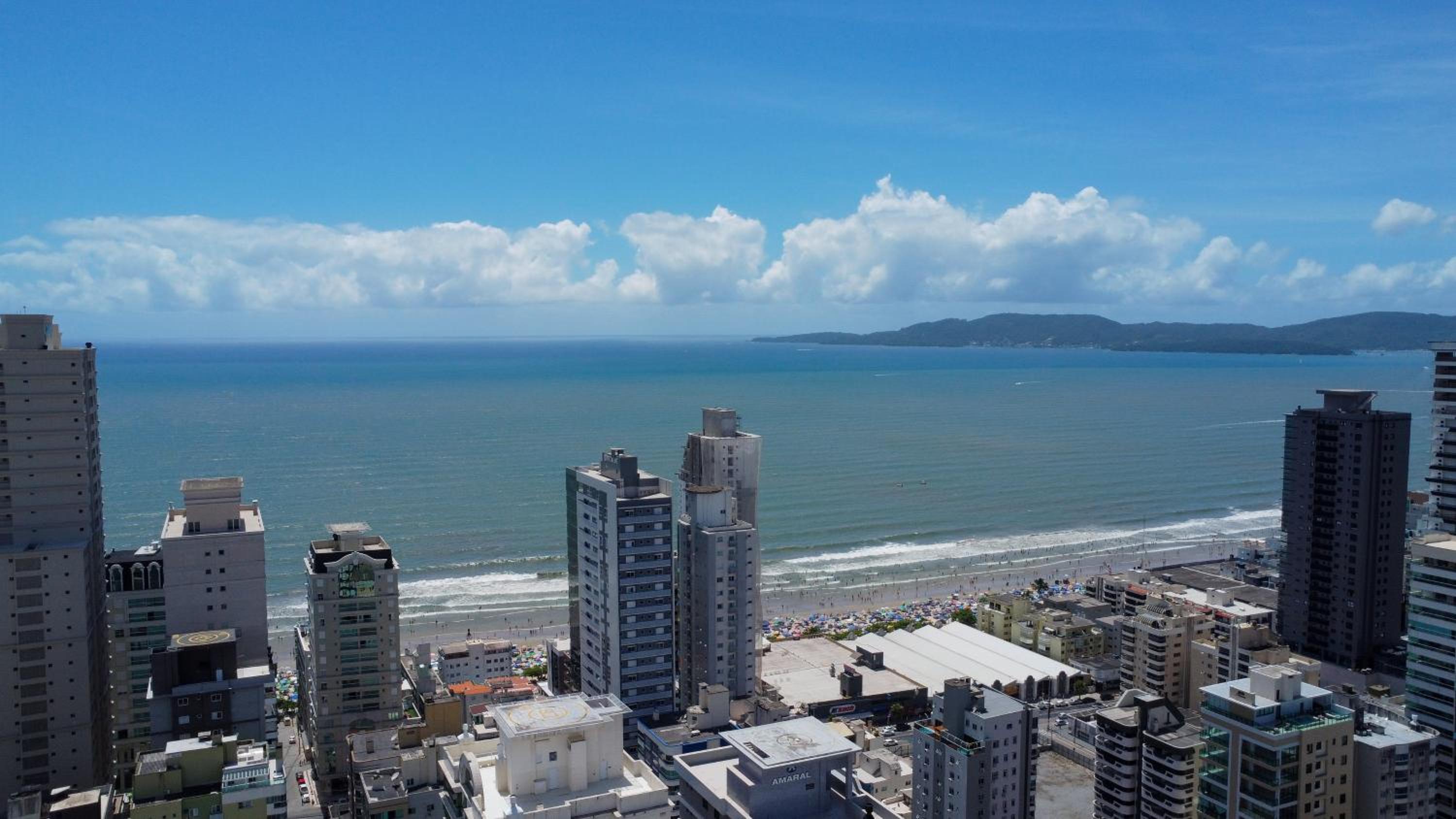 Flat no Coração de Meia Praia em Itapema