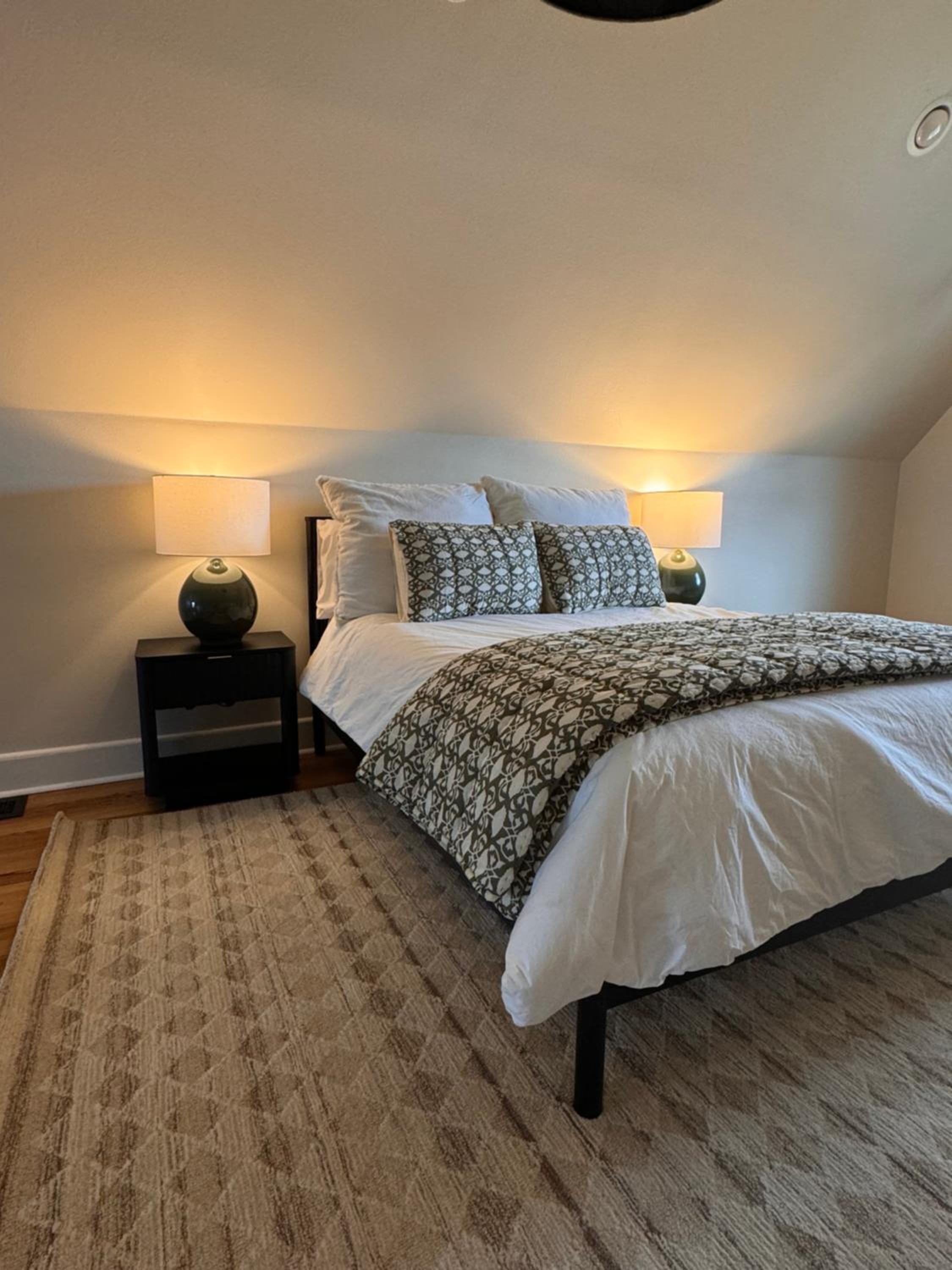 The Shotgun House from Fixer Upper - 800 5-Stars - Steps to Silos, BU, & Downtown view 3