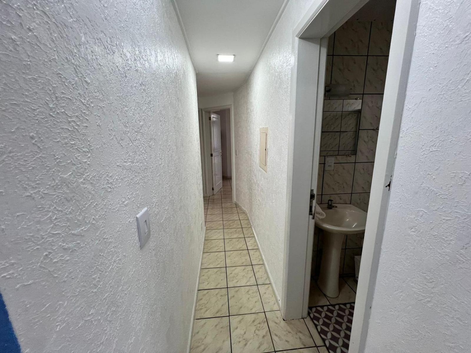 Apto 3 quartos e 2 banheiro.