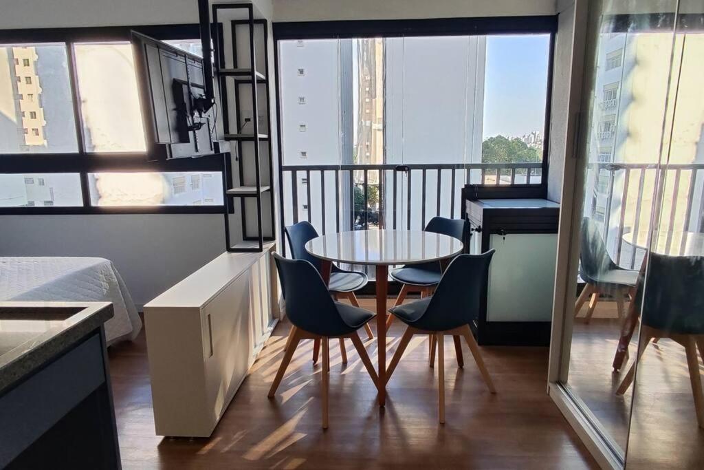 Studio moderno em Pinheiros - Alves Guimarães, Oscar Freire, Rebouças