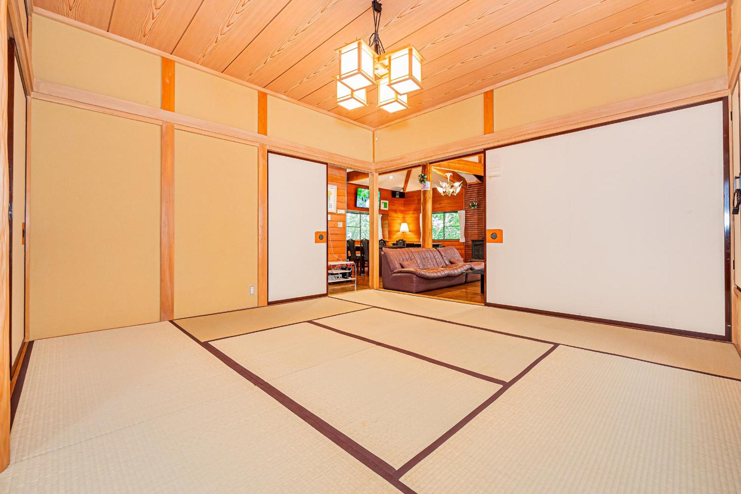 JoYSOUNDカラオケBBQや麻雀セット完備断崖の上に建てられた大型貸別荘