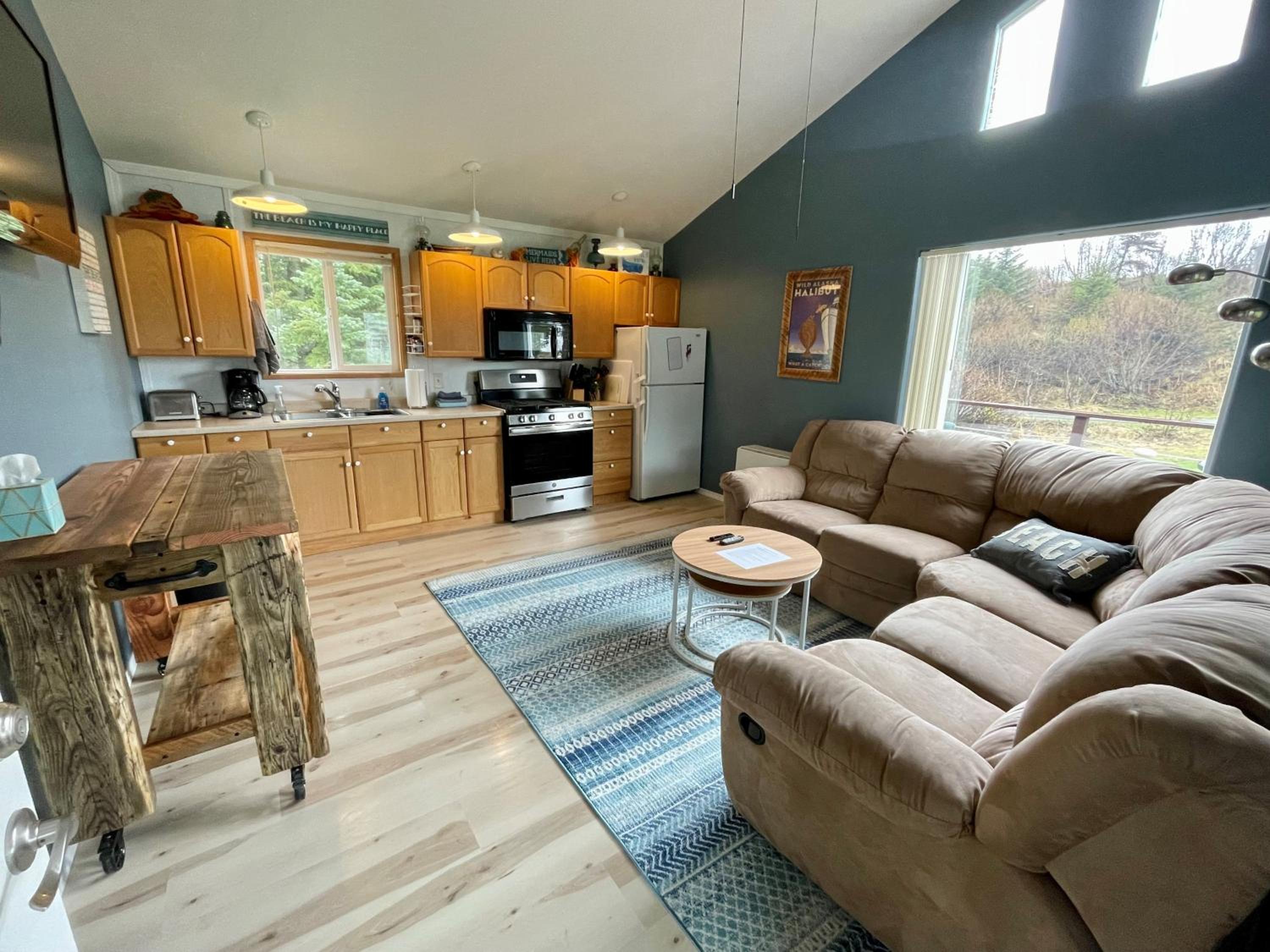 Lost Anchor Cabins - Ocean-view cabins on the bluff view 5