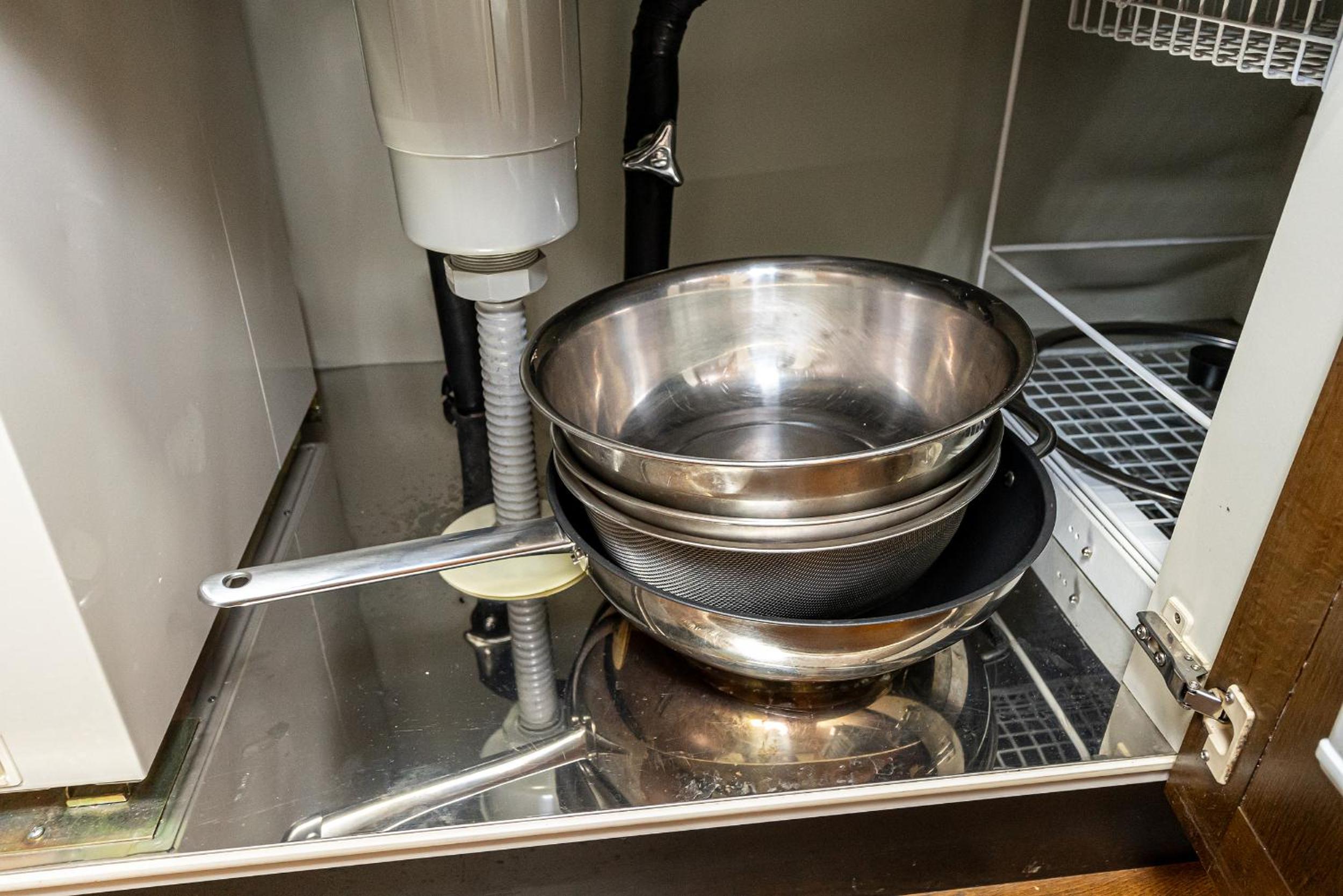 JoYSOUNDカラオケBBQや麻雀セット完備断崖の上に建てられた大型貸別荘
