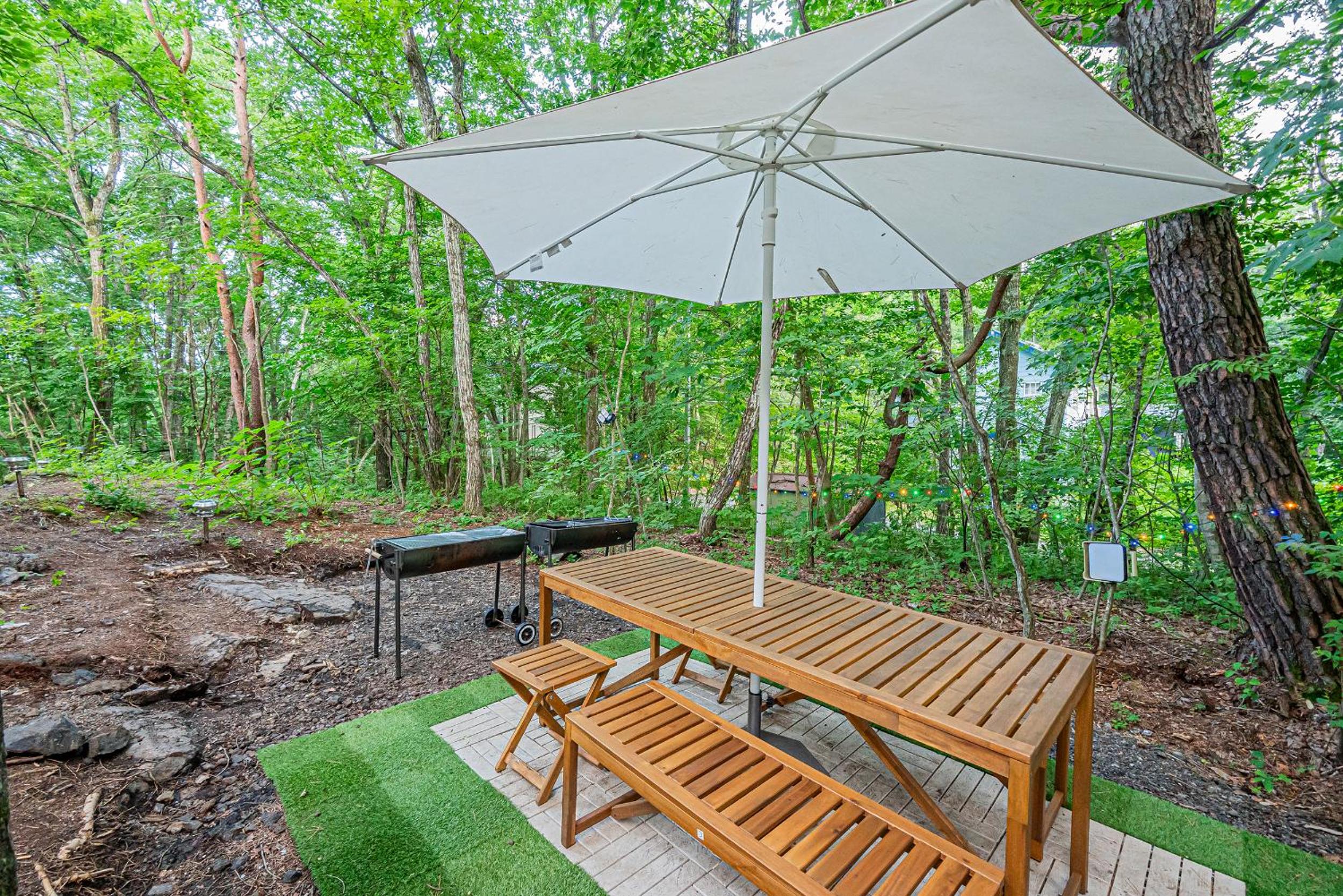 JoYSOUNDカラオケBBQや麻雀セット完備断崖の上に建てられた大型貸別荘