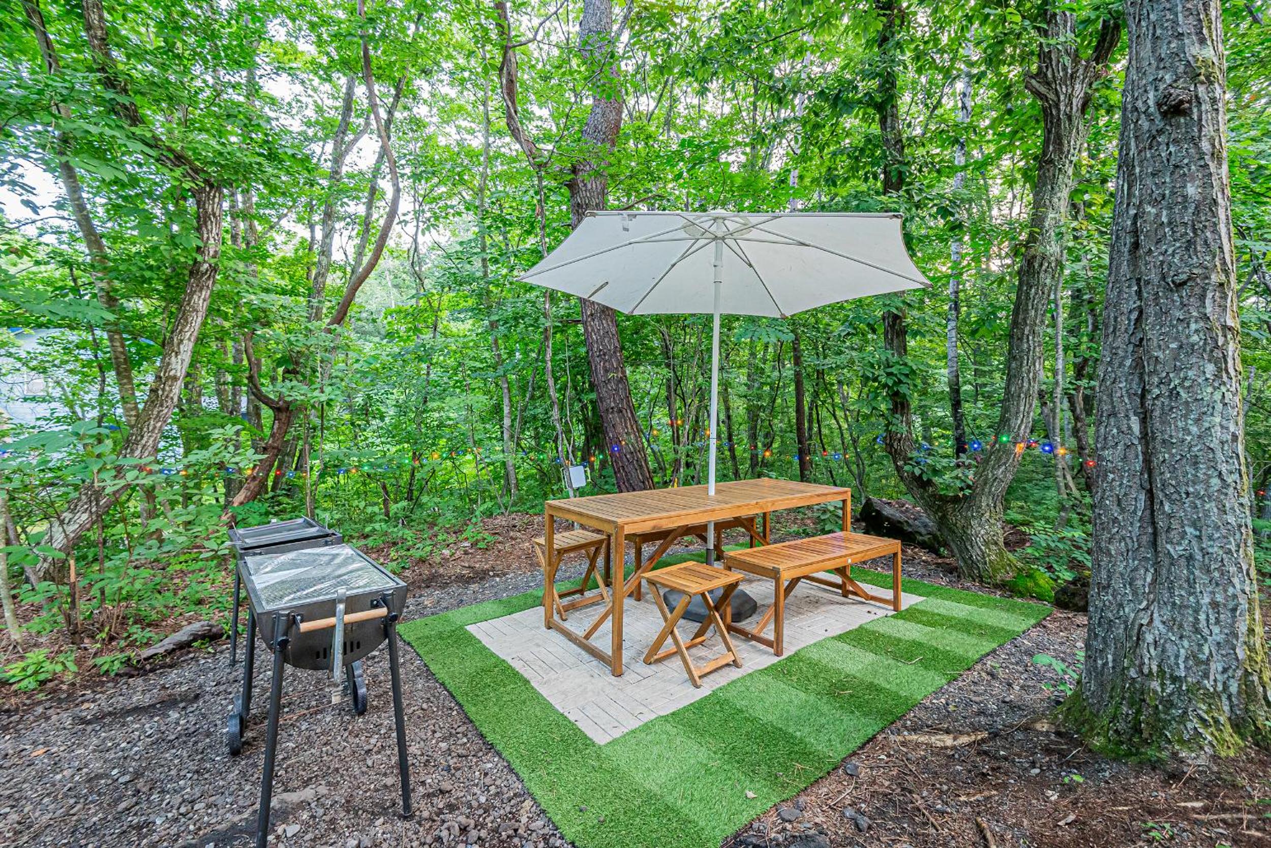 JoYSOUNDカラオケBBQや麻雀セット完備断崖の上に建てられた大型貸別荘