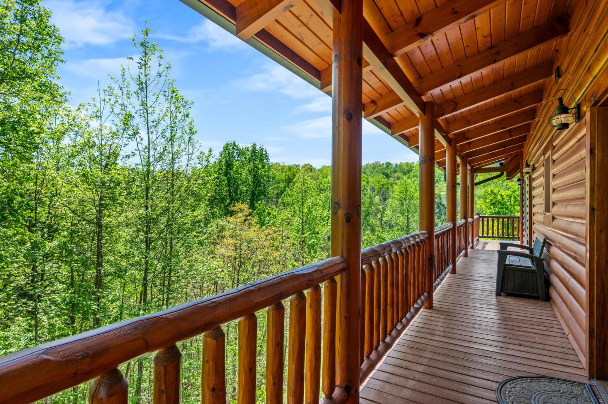 Ridge View Lodge - Nature and Mountain View - Hot tub - Firepit - Yard - Games view 2