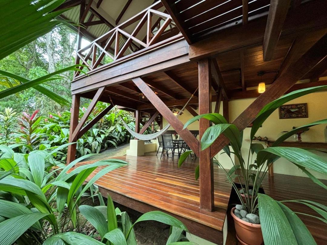 Villa Colibri - Secluded Villa - Short Stroll to Beach, Shops & Restaurants