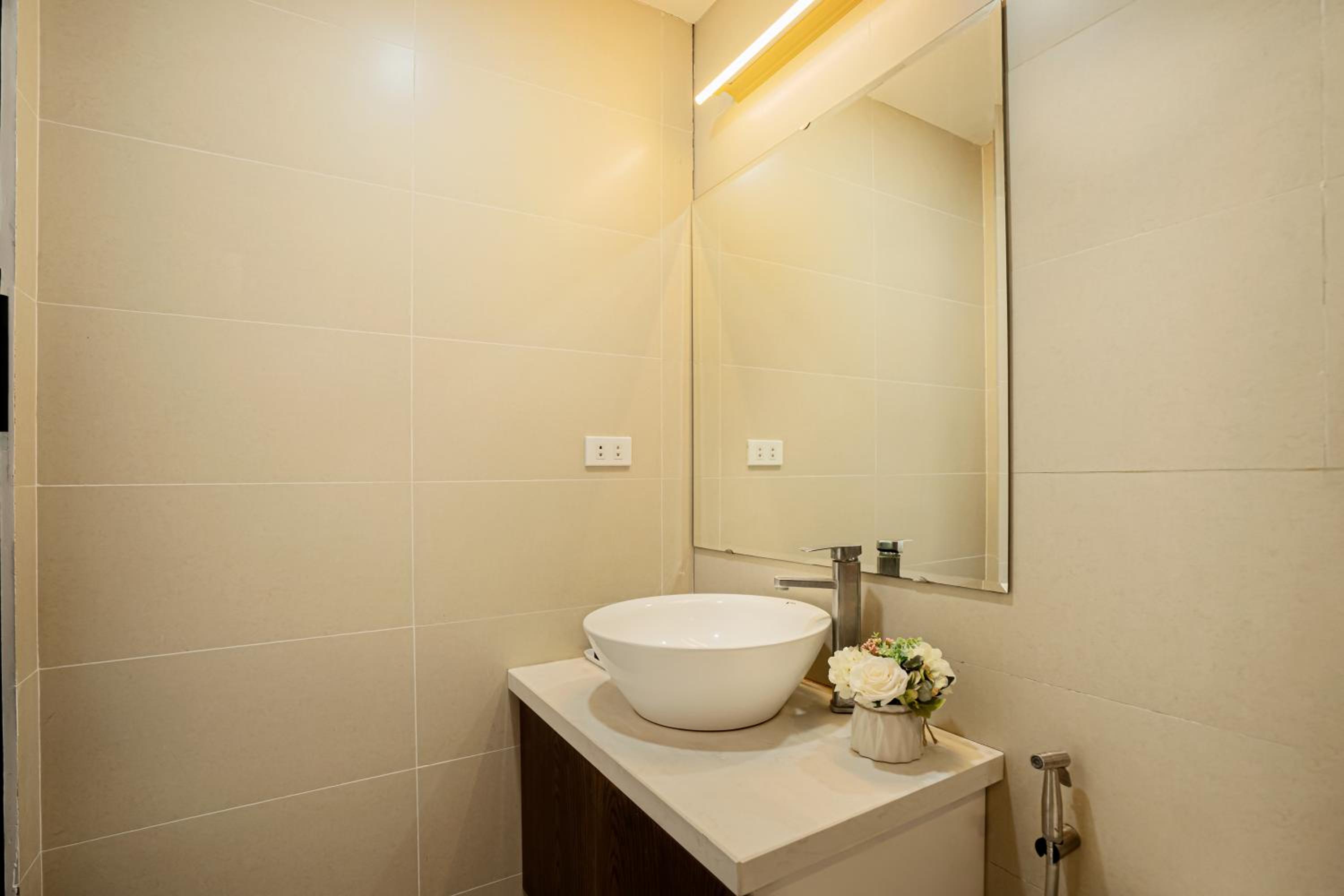 22housing Hotel & Residence 60 Linh Lang