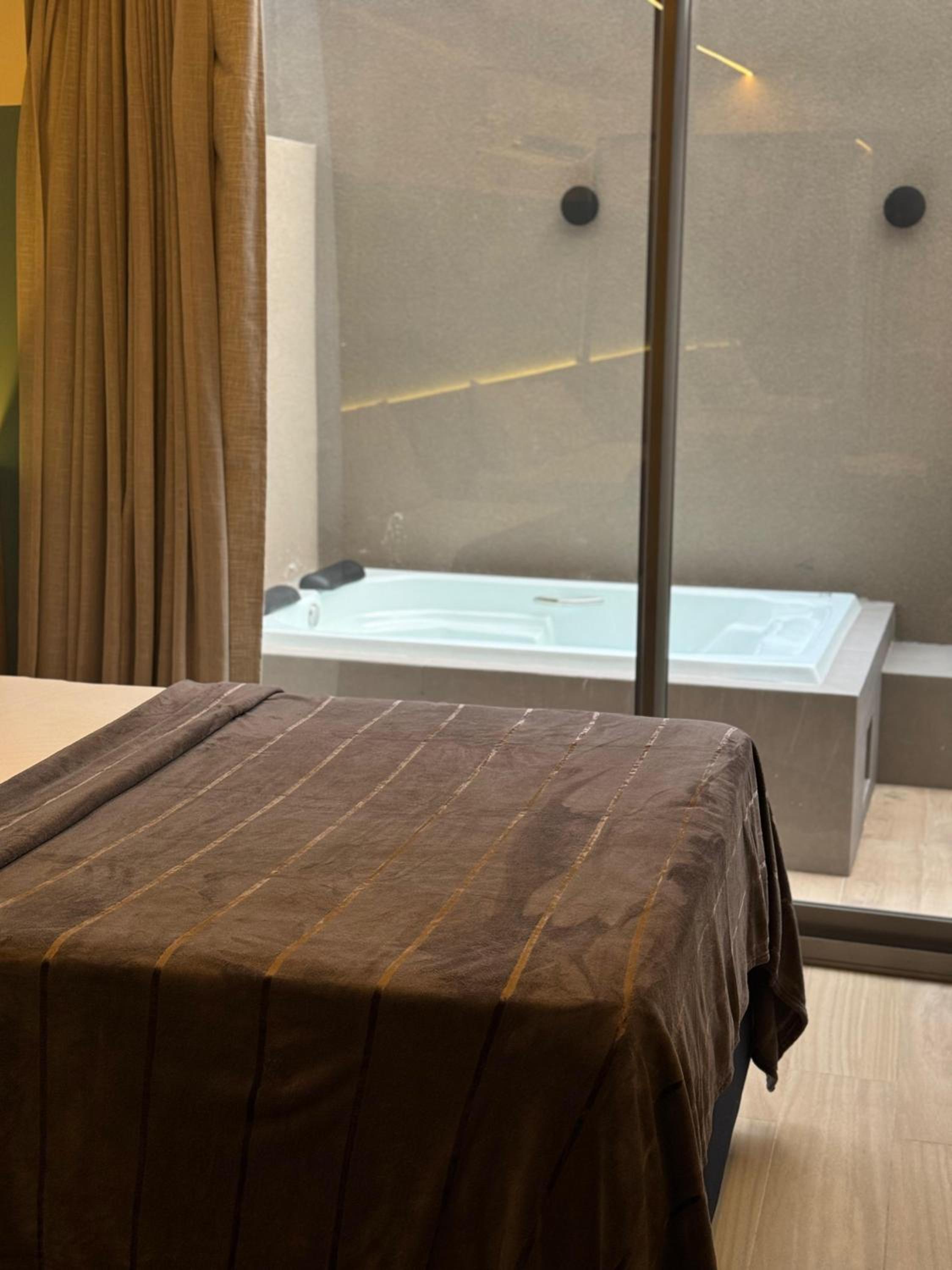 Setai Yacht c/Jacuzzi Privativa