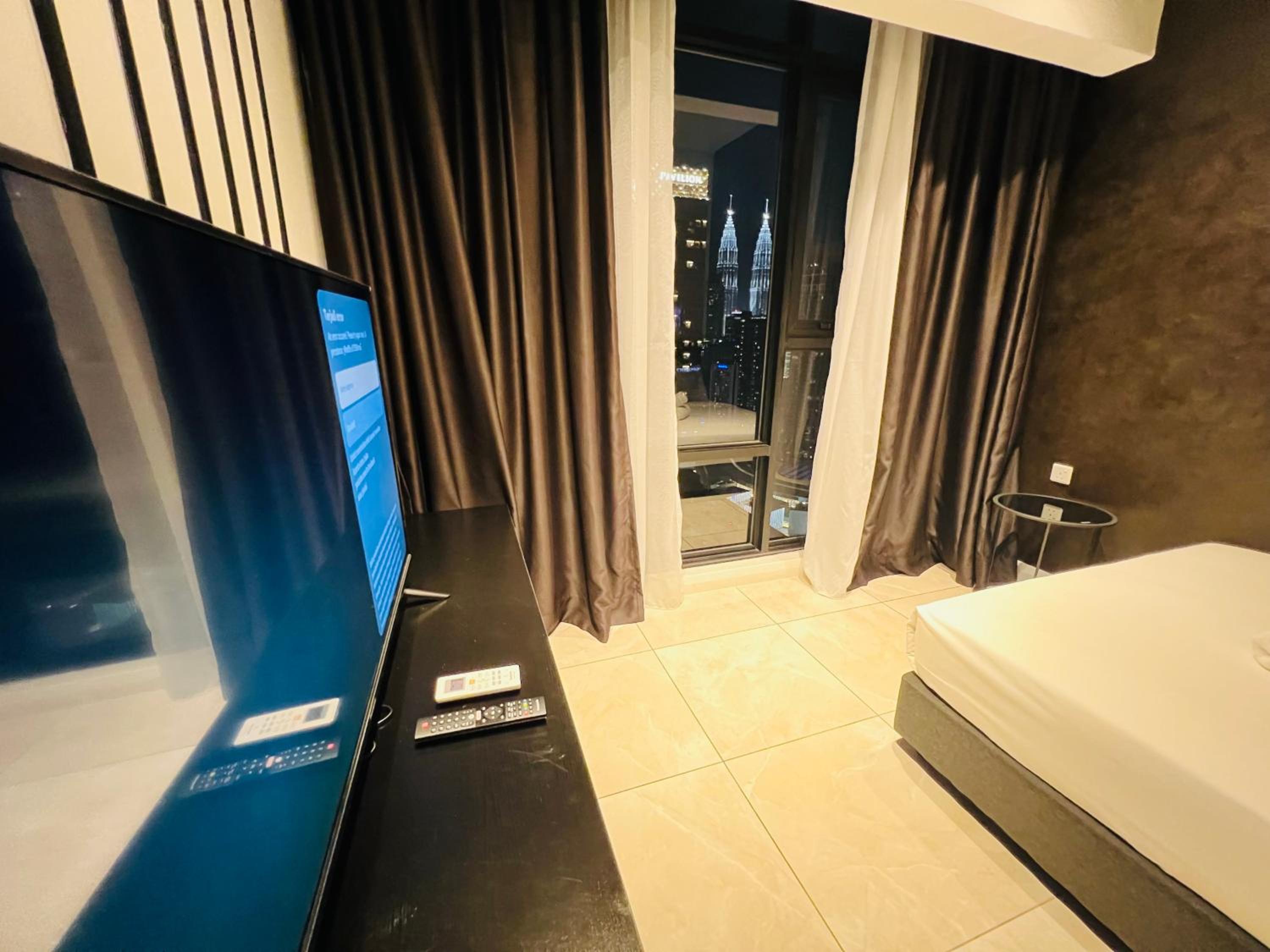 Axon suites Bukit bintang Rooftop Swimming pool