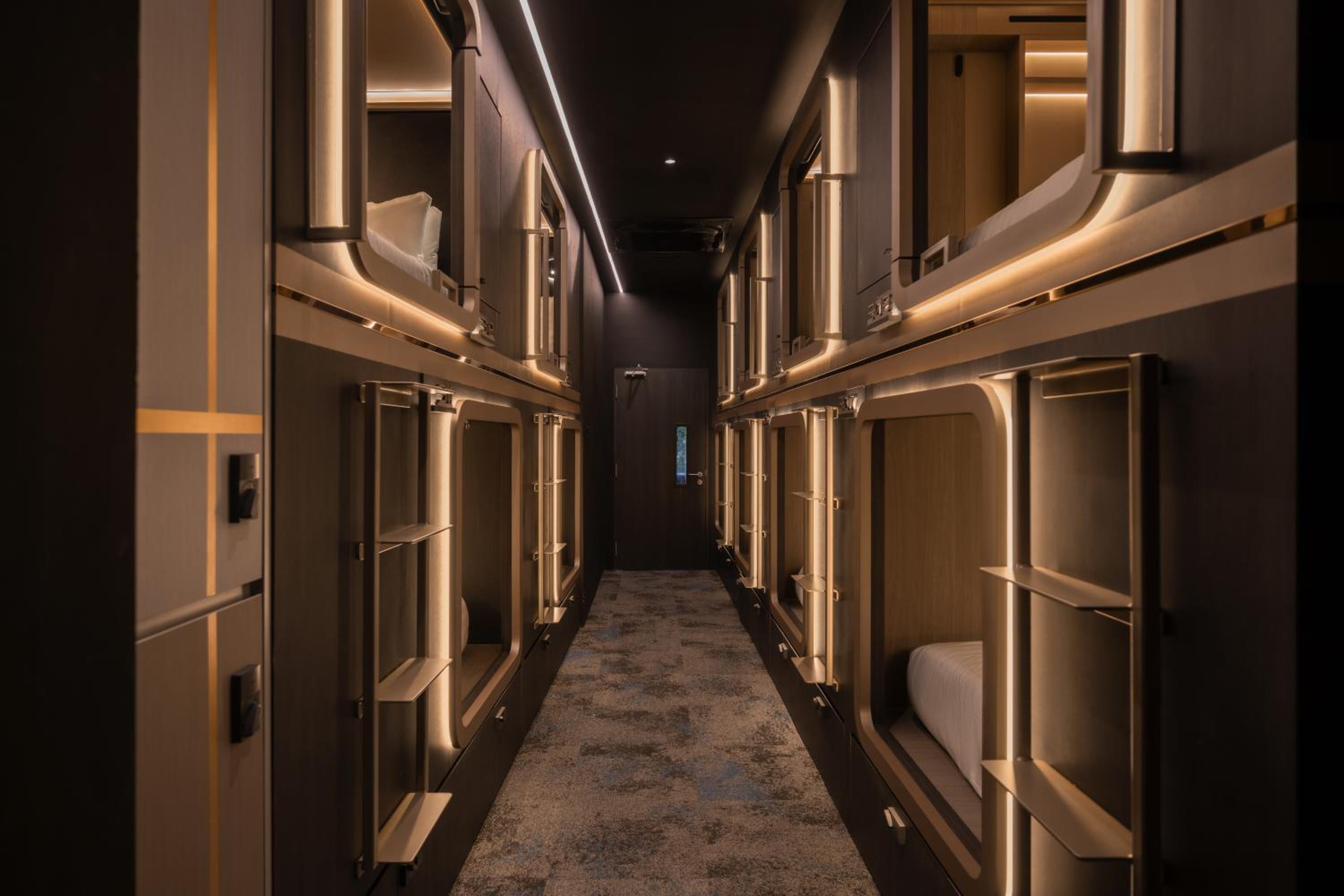 Cube Social Boutique Capsule Hotel at Boat Quay