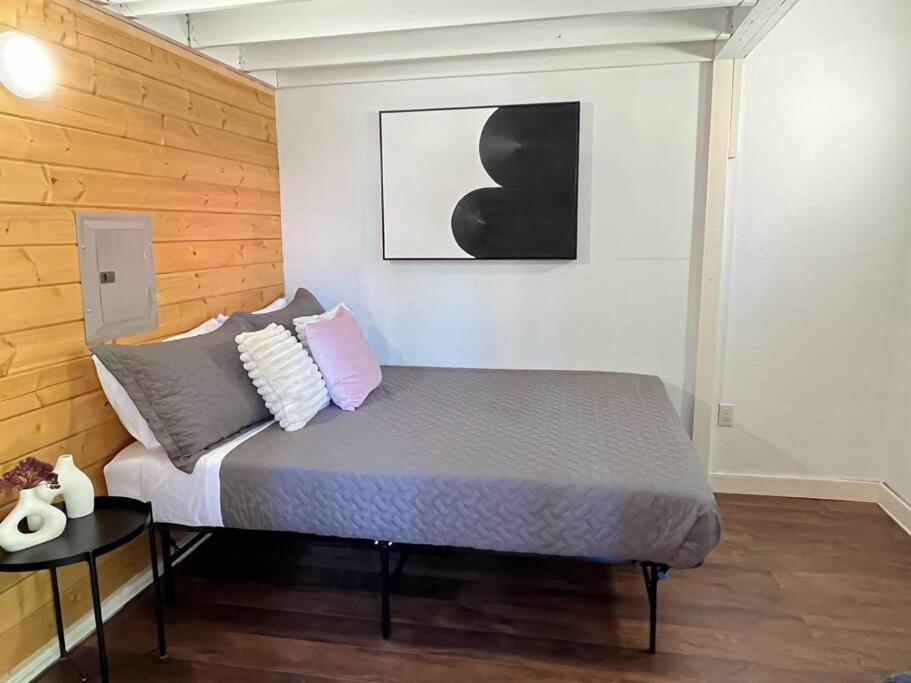 Perfect Vacation Rental, walk to Cle Elum Lake! Game Room, Firepit, Fenced view 4