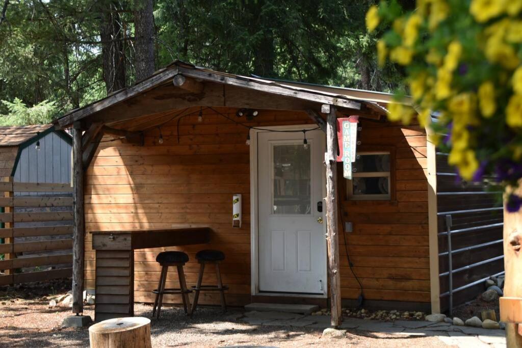Perfect Vacation Rental, walk to Cle Elum Lake! Game Room, Firepit, Fenced view 5