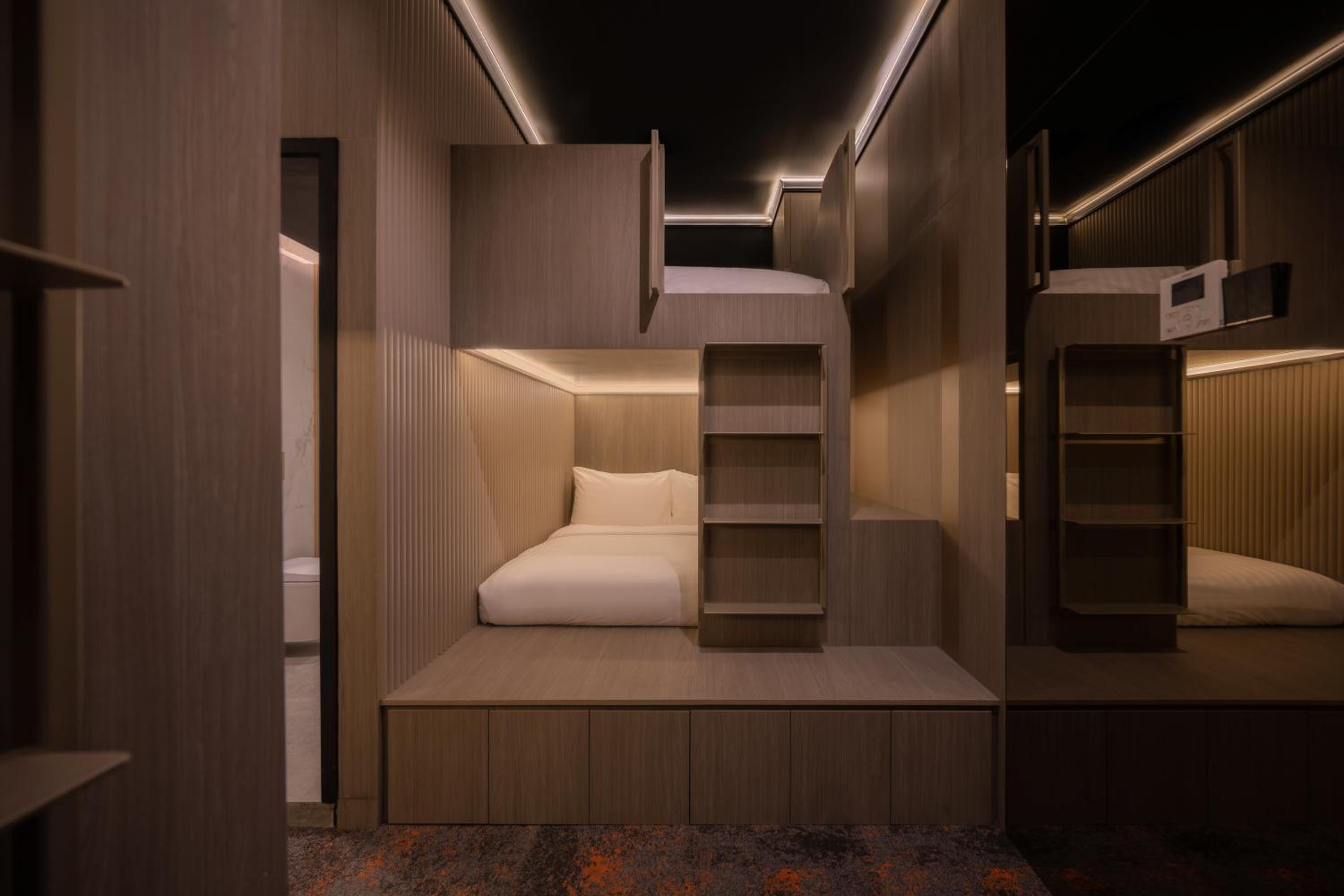 Cube Social Boutique Capsule Hotel at Boat Quay