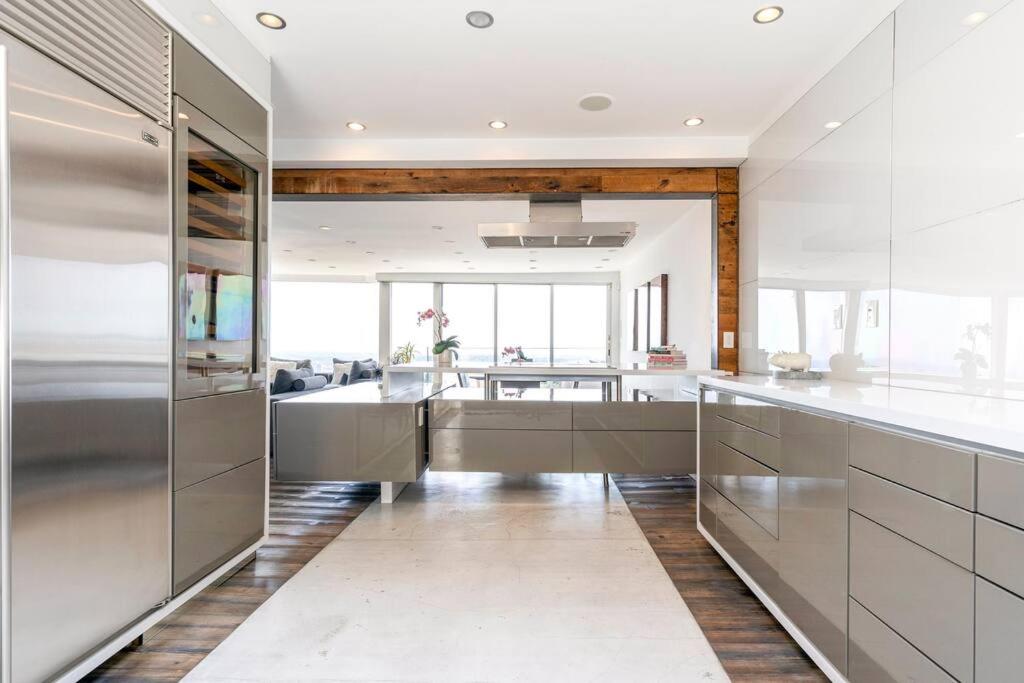 Epic Views Modern Hills Oasis bk