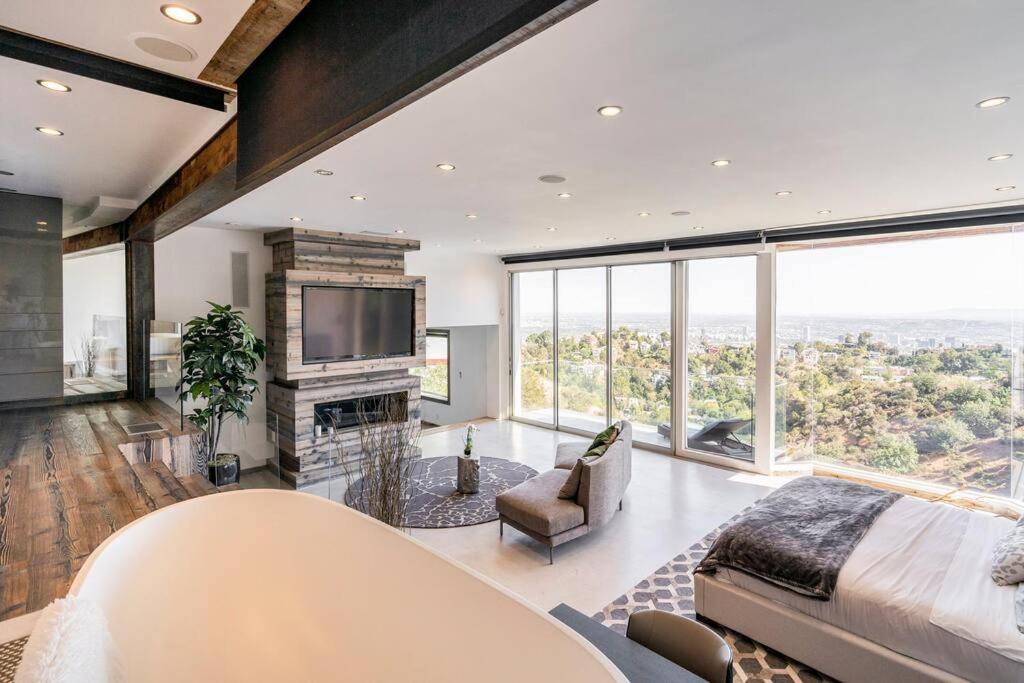 Epic Views Modern Hills Oasis bk