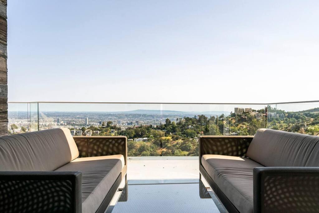 Epic Views Modern Hills Oasis bk