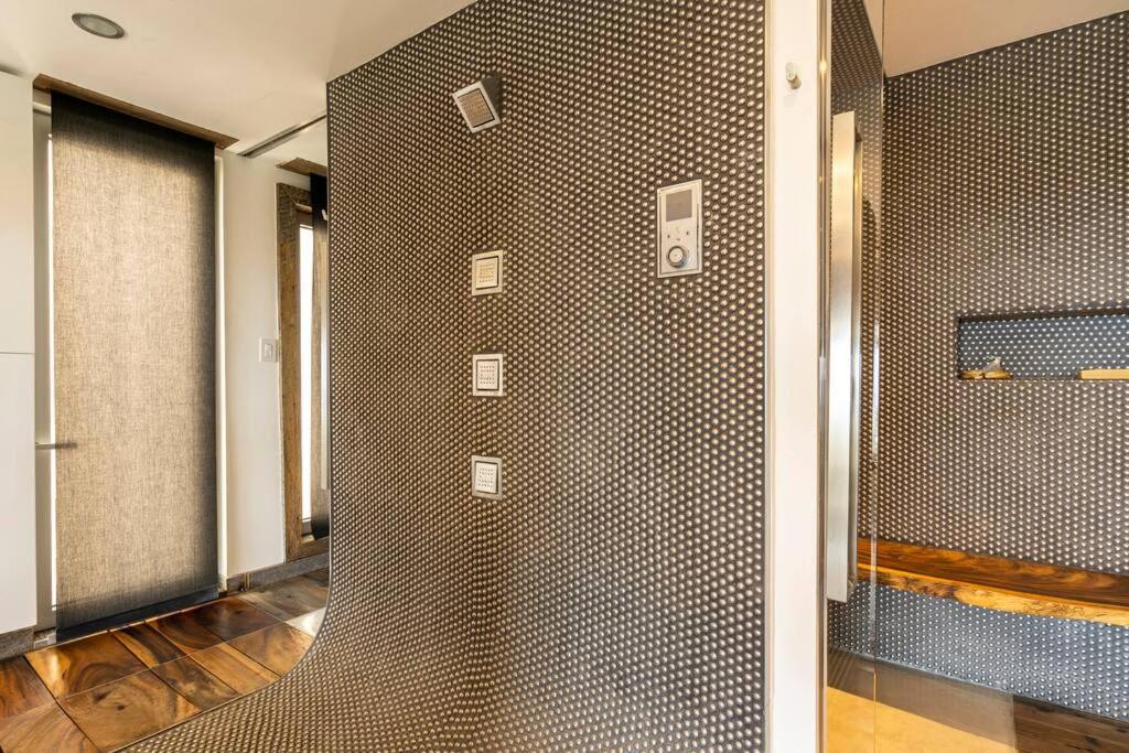 Epic Views Modern Hills Oasis bk